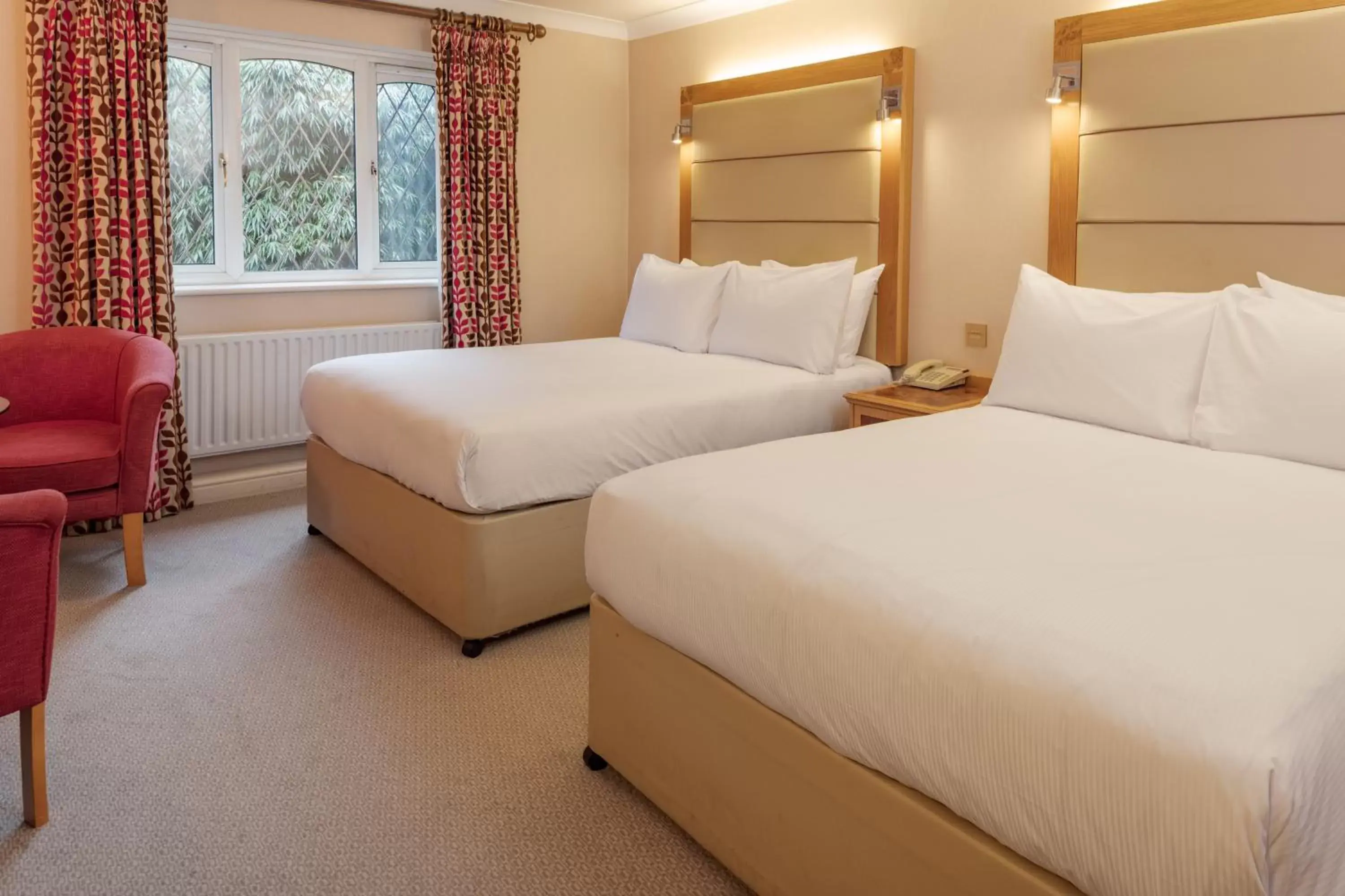 Deluxe Twin Room in Forest Pines Hotel, Spa & Golf Resort Deluxe Twin Room in Forest Pines Hotel, Spa & Golf Resort