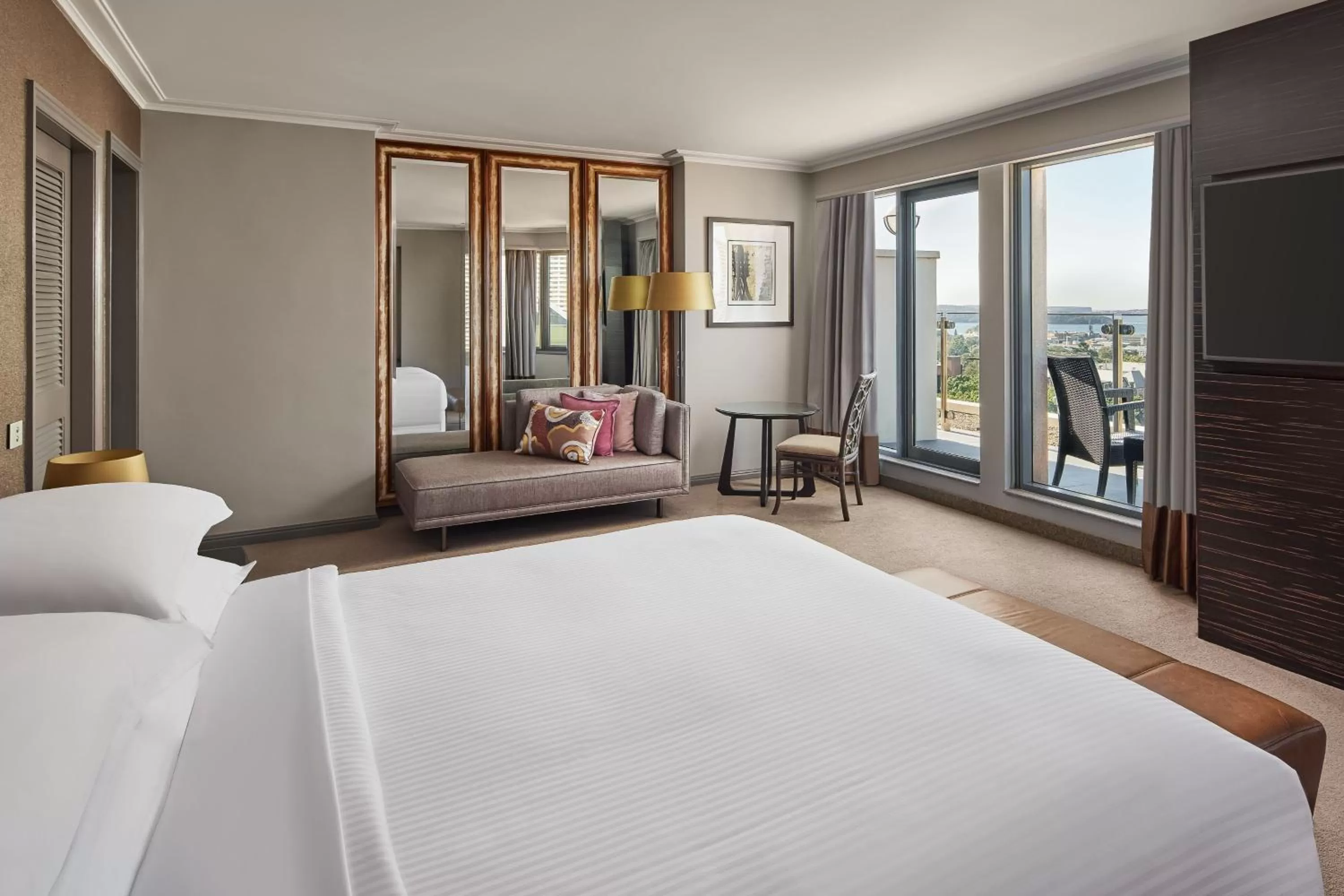 Bedroom, Bed in Sheraton Grand Sydney Hyde Park