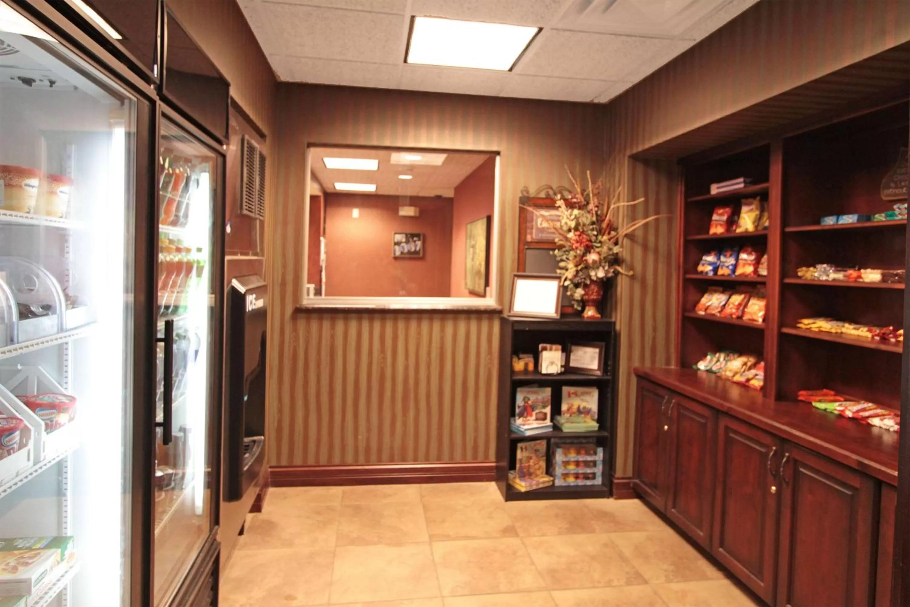 Restaurant/places to eat in Homewood Suites by Hilton Bloomington