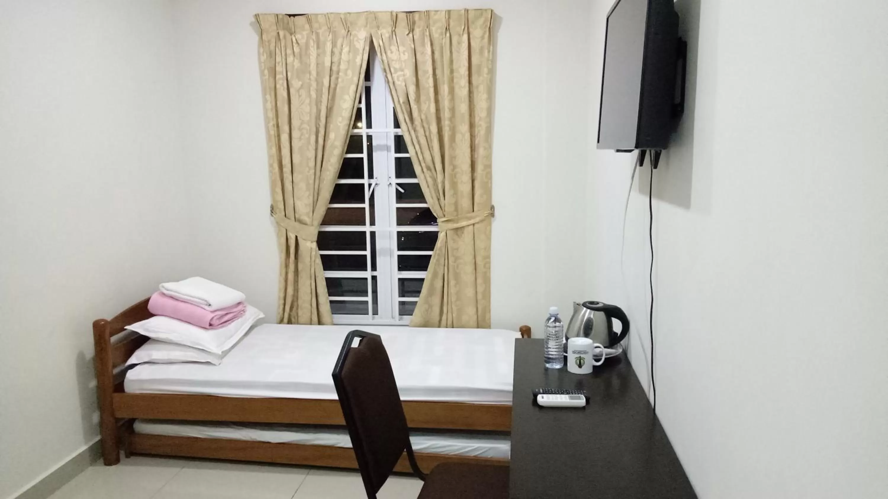 Bedroom, Bed in Hotel Mutiara KGMMB Melaka
