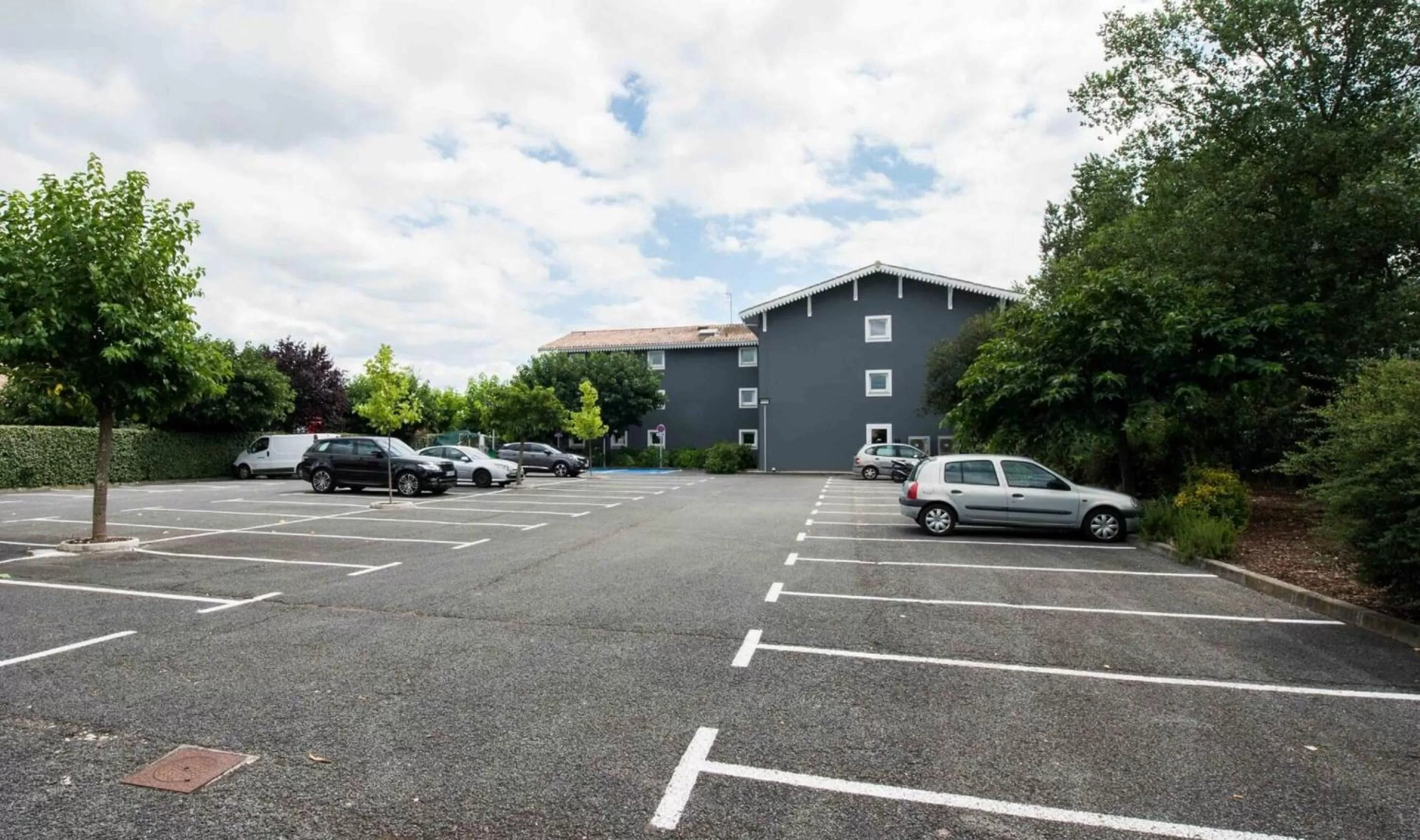 Property building in KYRIAD BORDEAUX SUD - Villenave d'Ornon