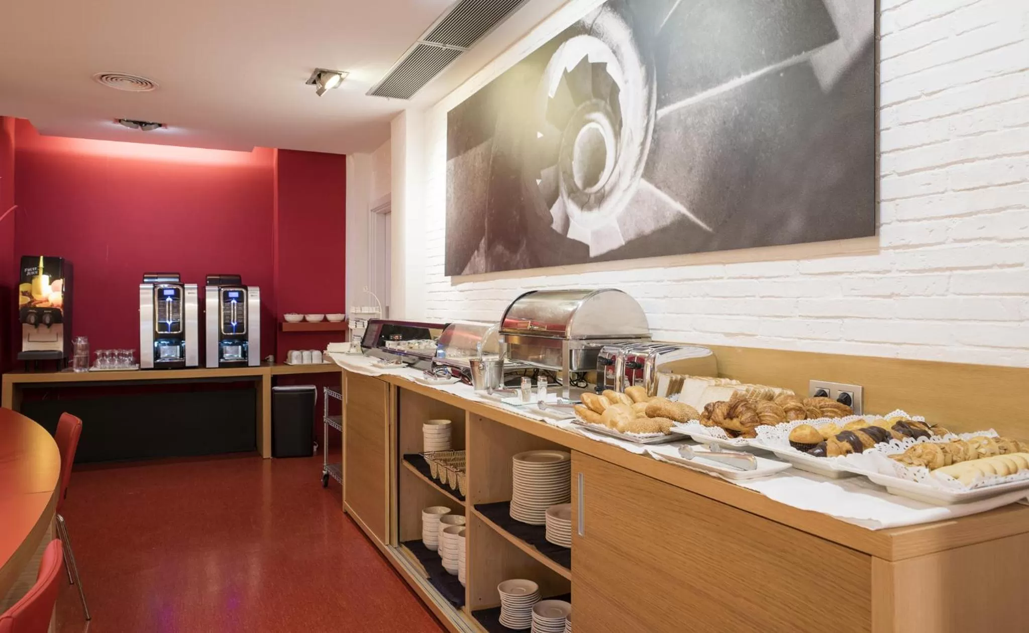 Buffet breakfast in Ciutat Vella