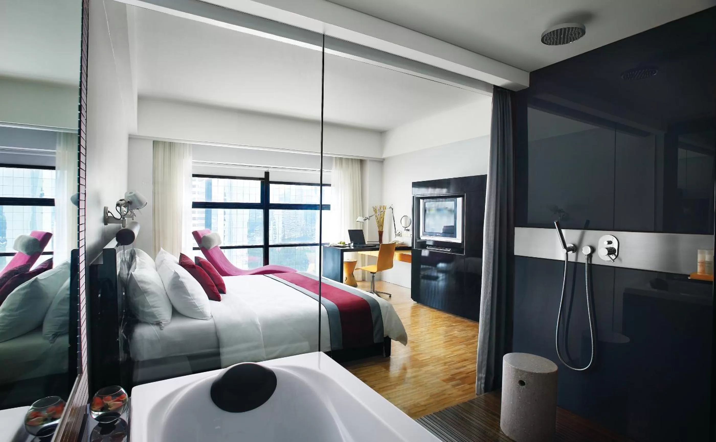 Bathroom, Bed in Hotel Maya Kuala Lumpur City Centre