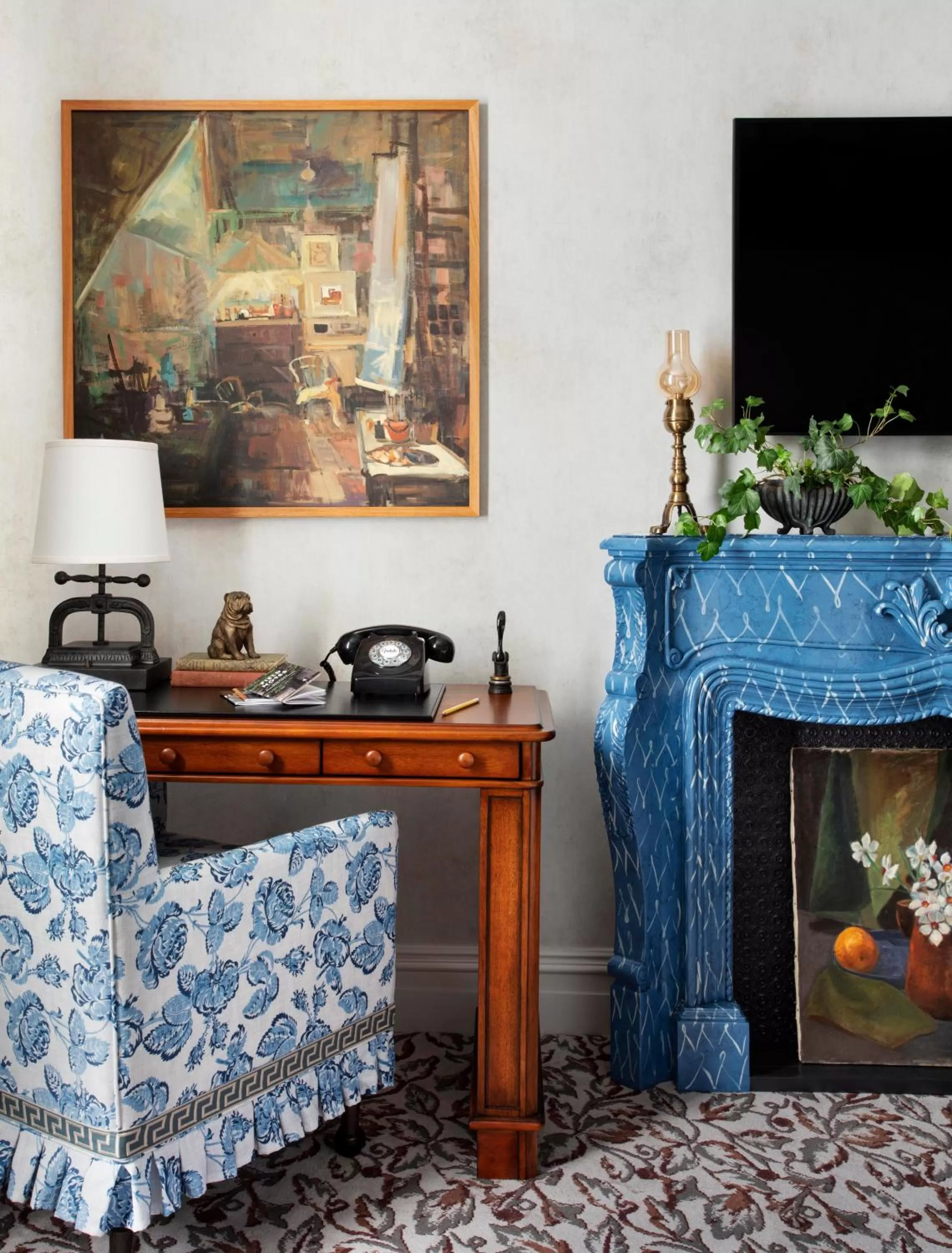 Seating area in Graduate by Hilton New Haven