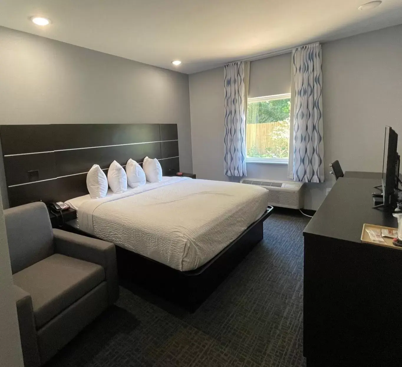 King Room with Kitchenette - Non-Smoking in Days Inn by Wyndham Zachary LA King Room with Kitchenette - Non-Smoking in Days Inn by Wyndham Zachary LA