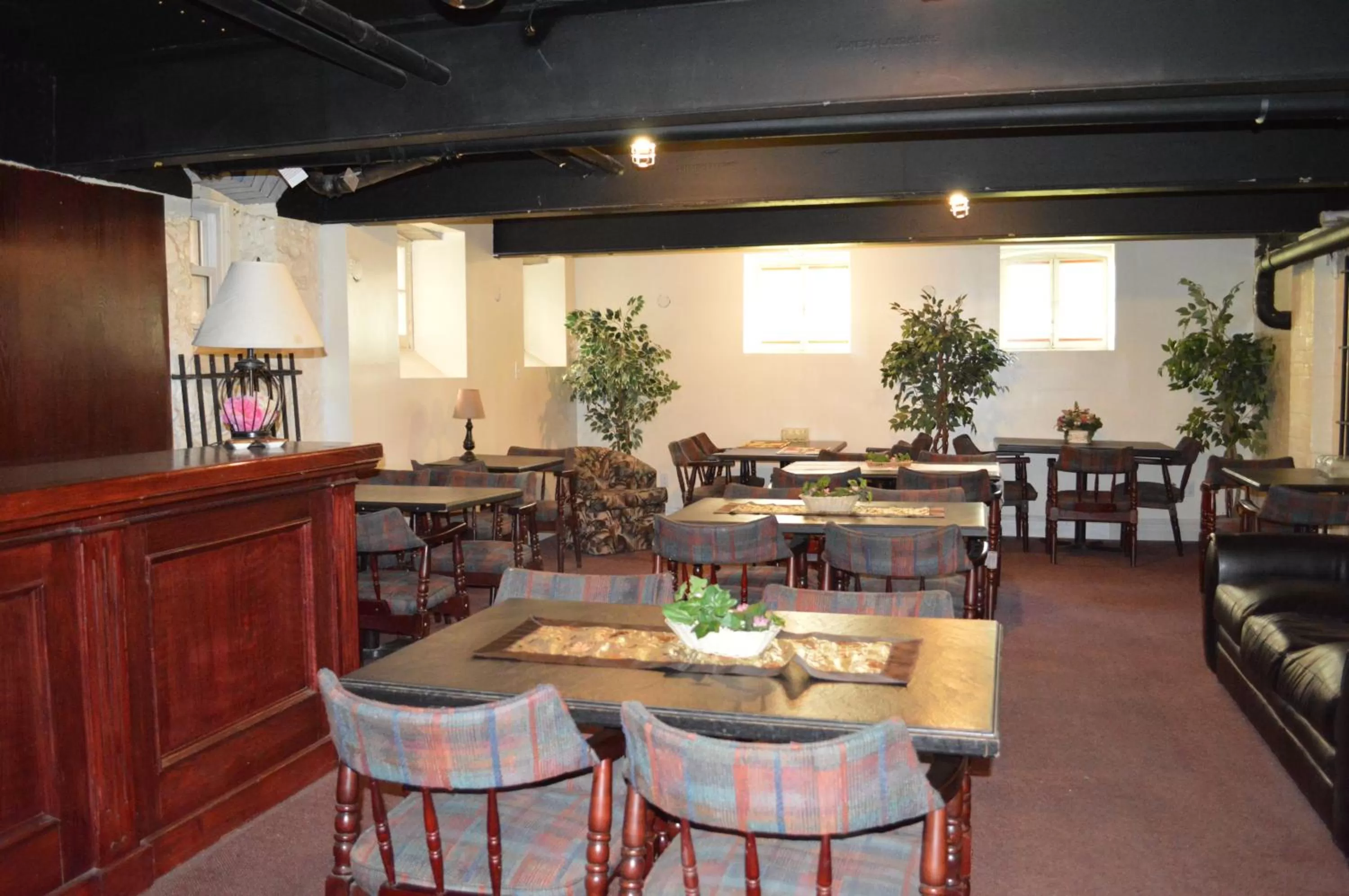 Communal lounge/ TV room in The King George Inn