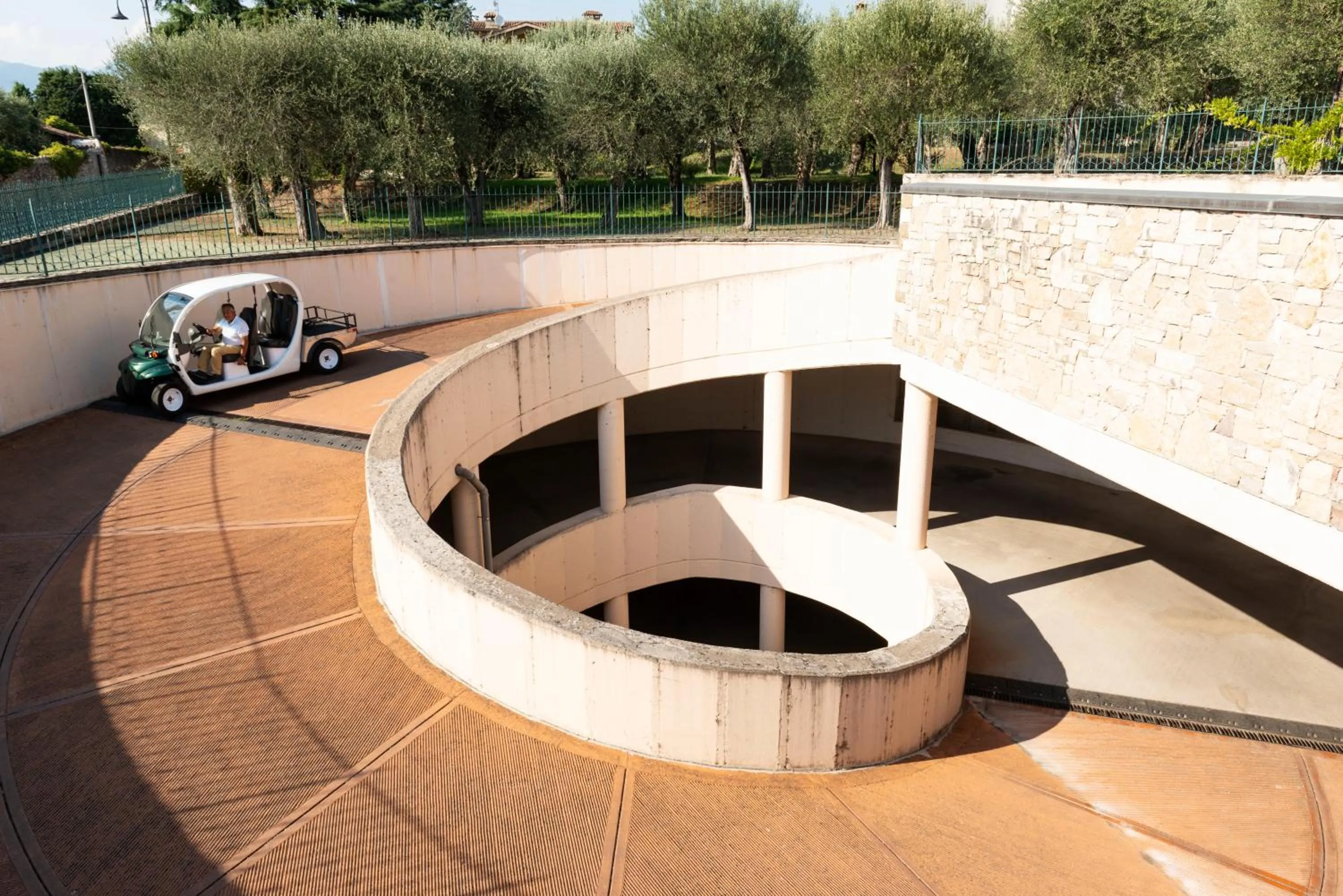 Parking in Hotel Del Porto