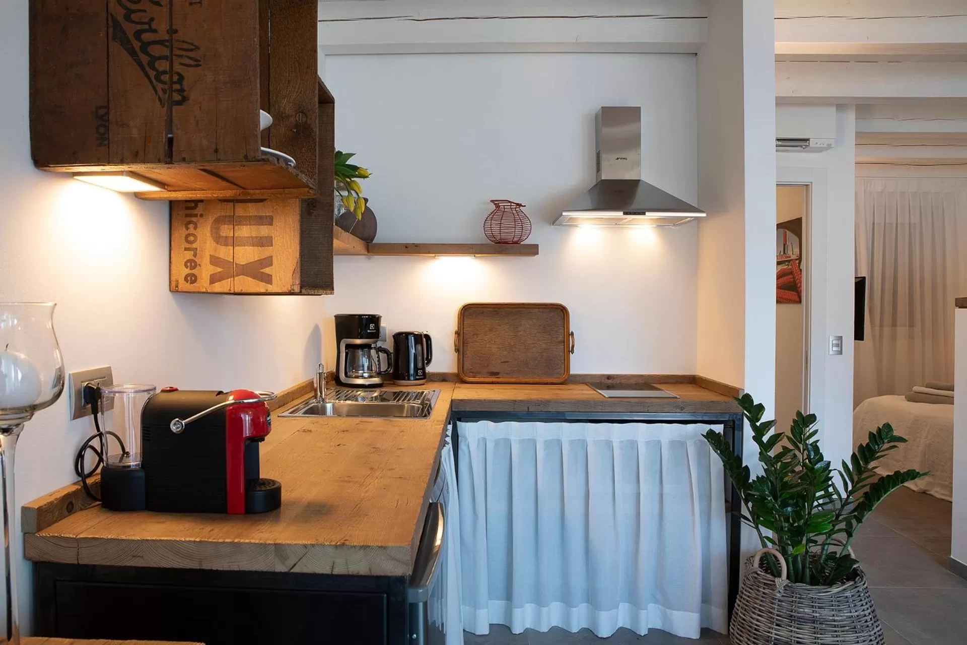 Kitchen or kitchenette, Kitchen/Kitchenette in Sunset Residence