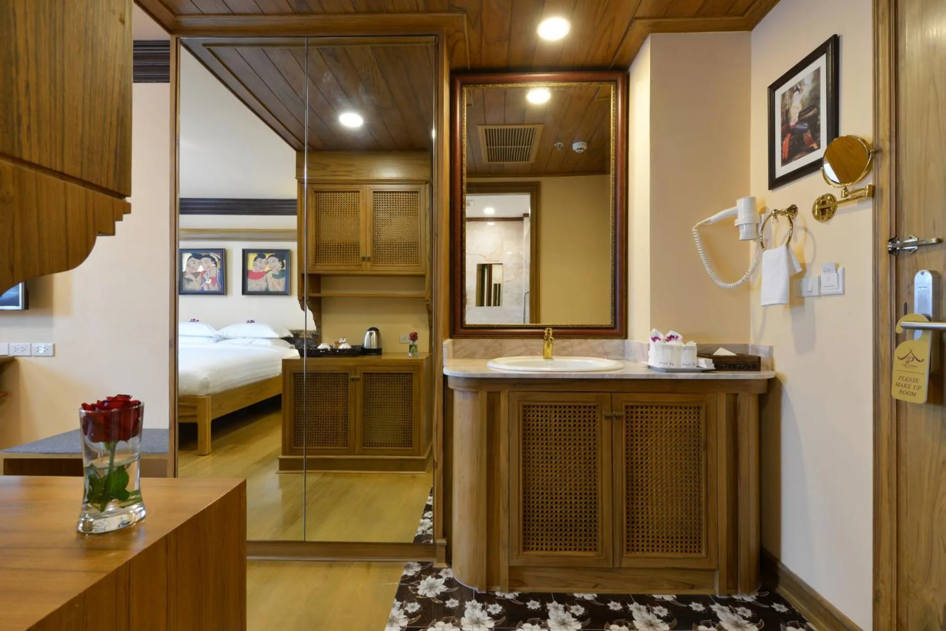 Coffee/tea facilities, Bed in Peak Nimman Prestige Hotel