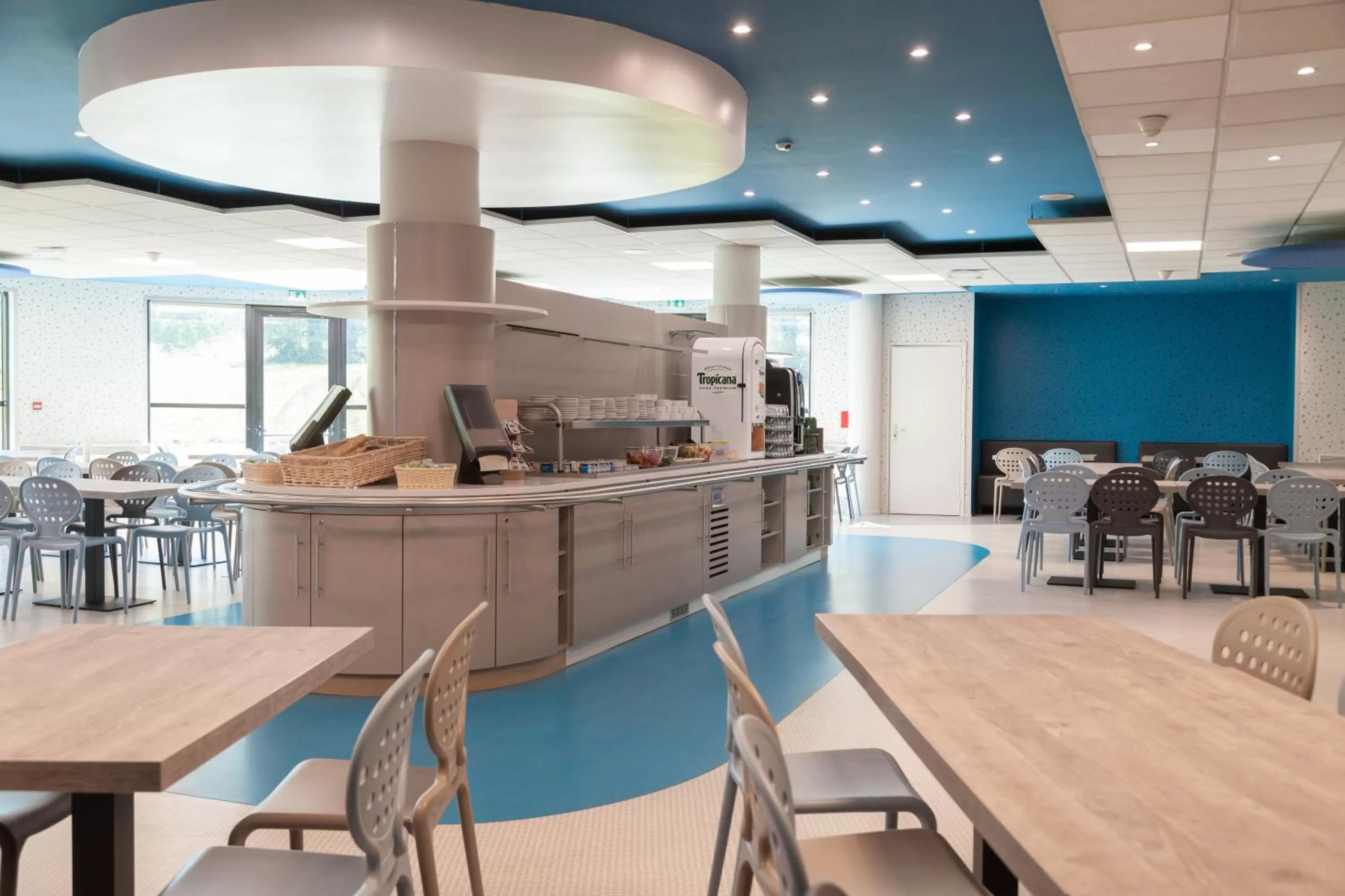 Restaurant/places to eat in Kyriad Poitiers Jules Verne Site du Futuroscope