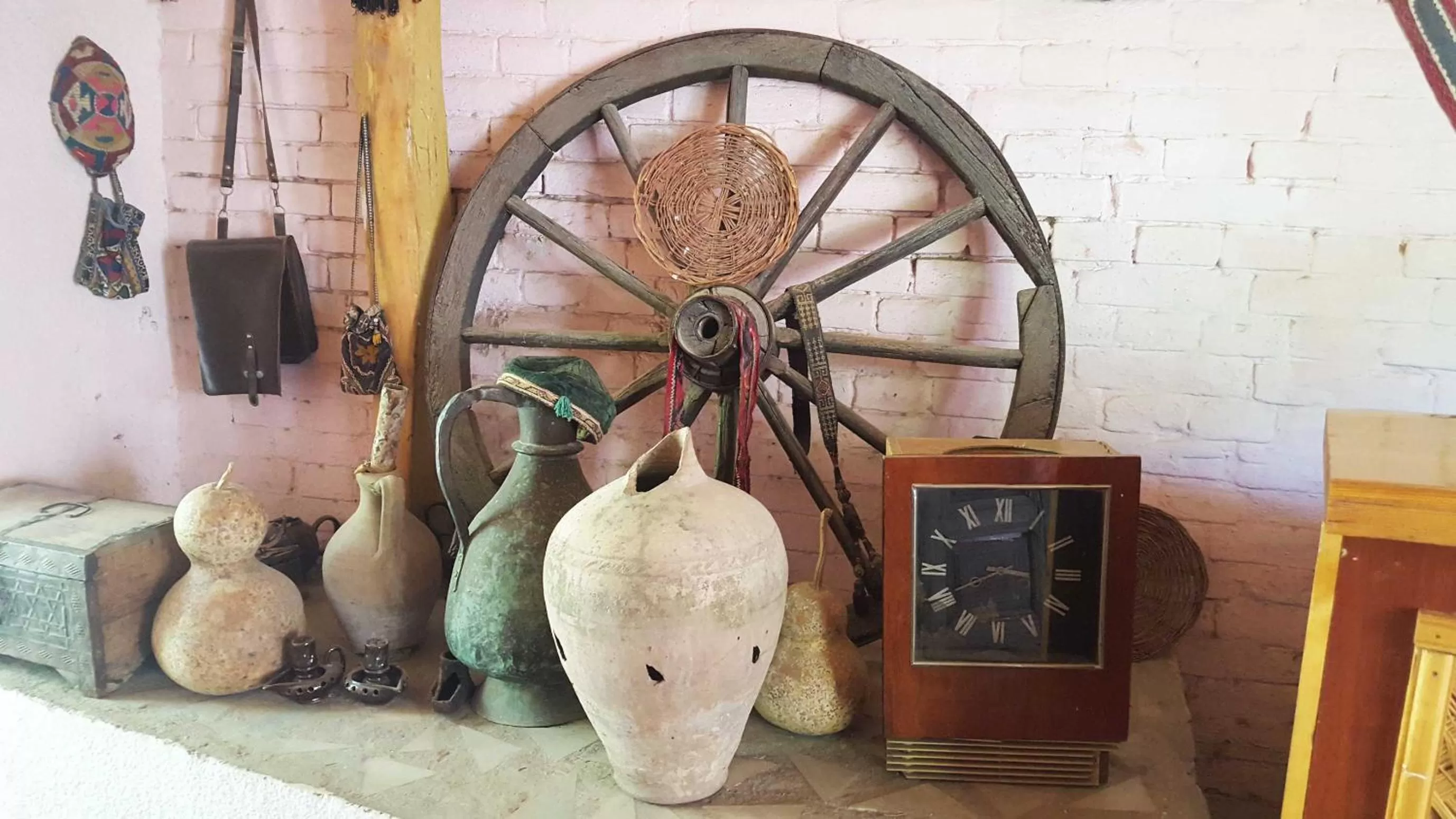 Property building in Jahongir Guest House