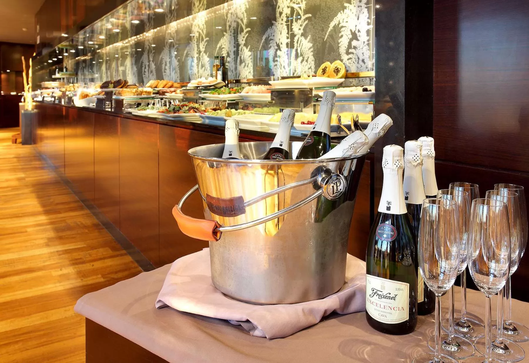 Lounge or bar in Eurostars Madrid Tower