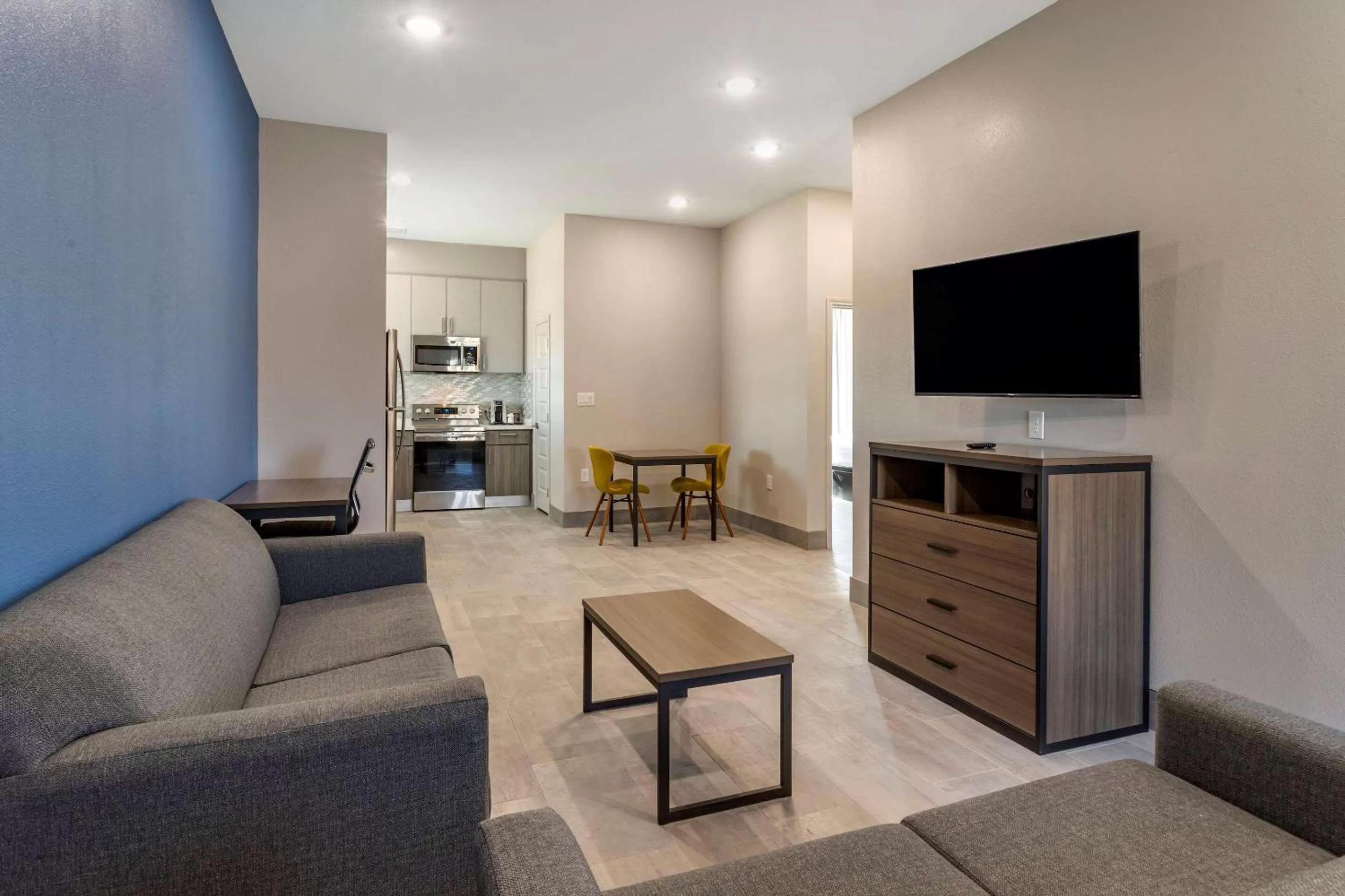 Kitchen or kitchenette in Clarion Pointe Port Arthur-Beaumont South