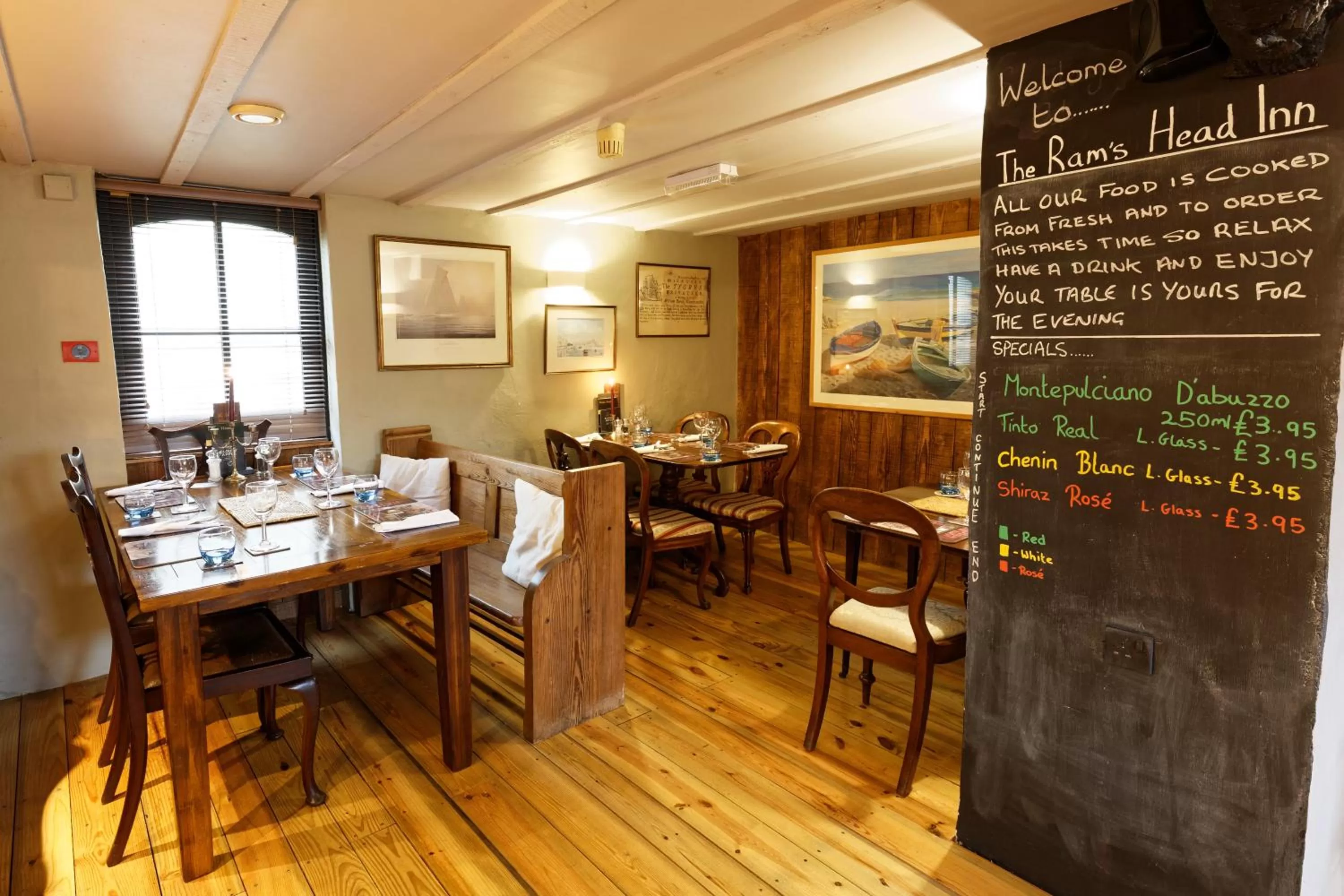 Restaurant/places to eat in Rams Head Inn