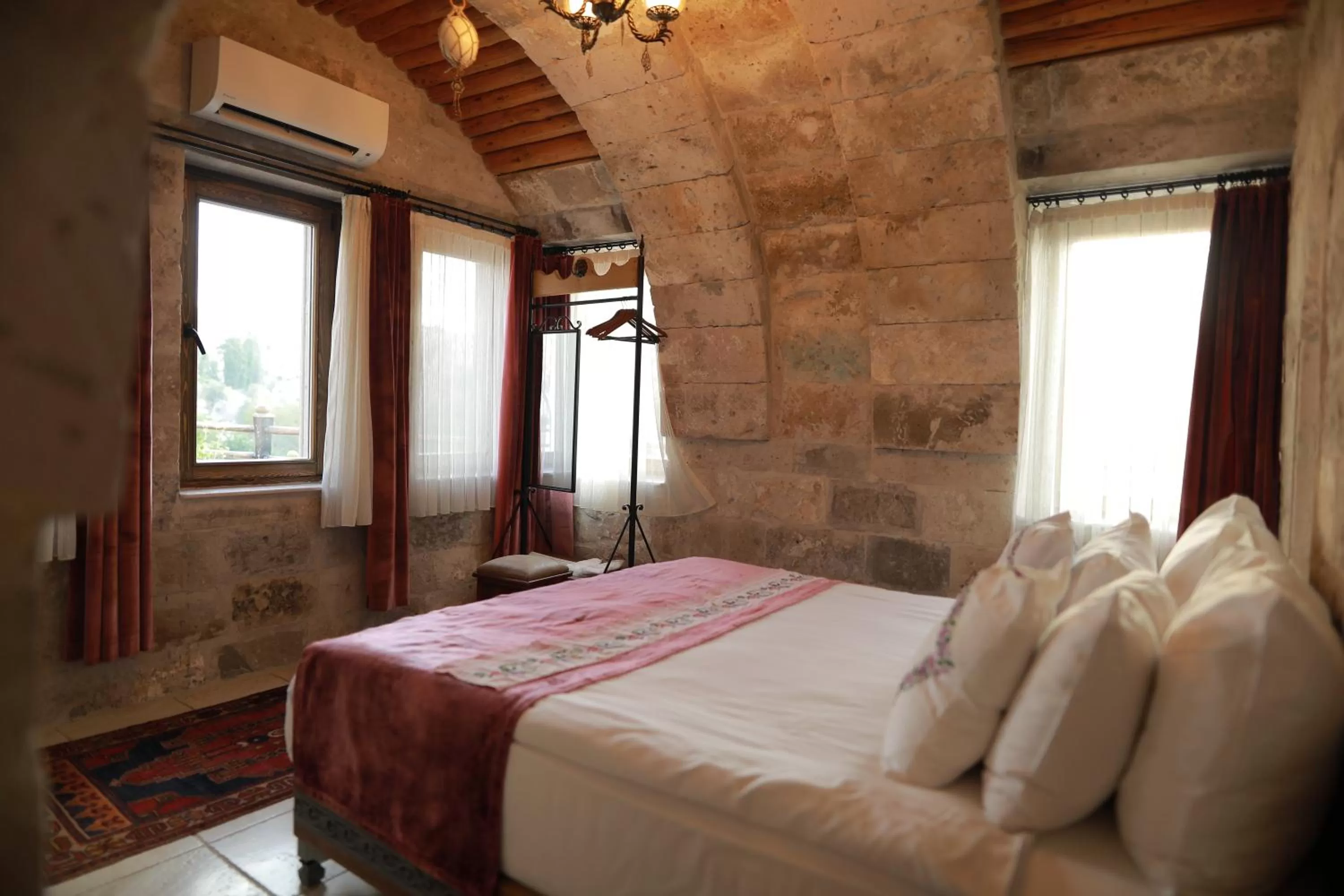 View (from property/room), Bed in Şah Saray Cave Suites Halal Hotel