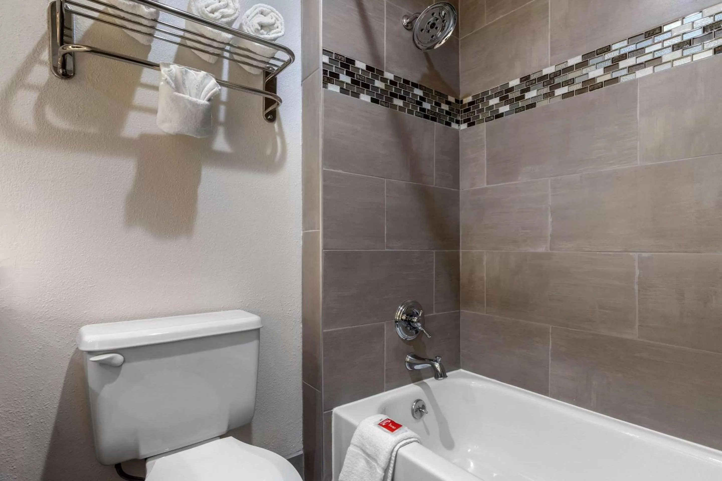 Bathroom in Econo Lodge at the University