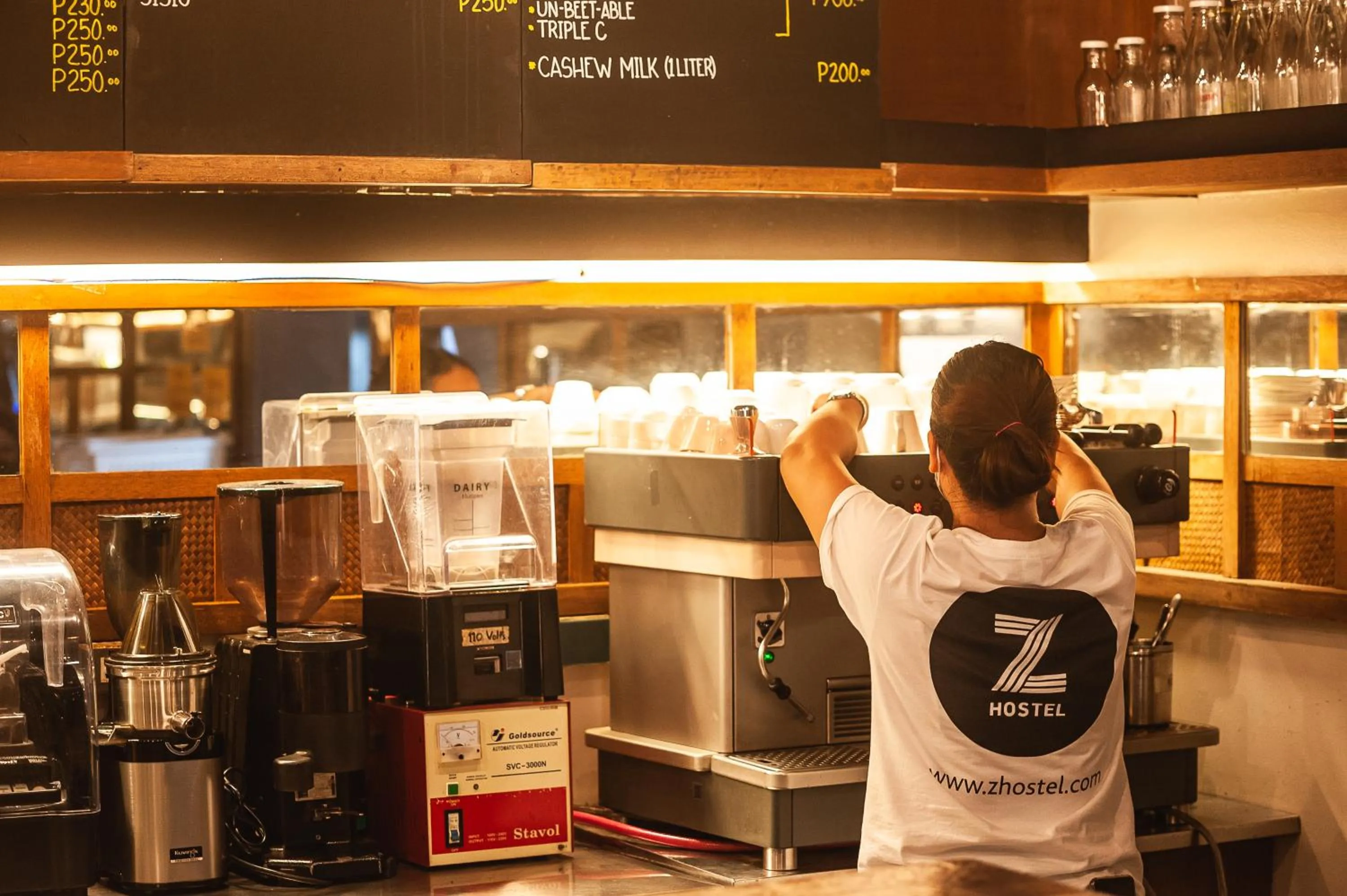 Restaurant/places to eat in Z Hostel