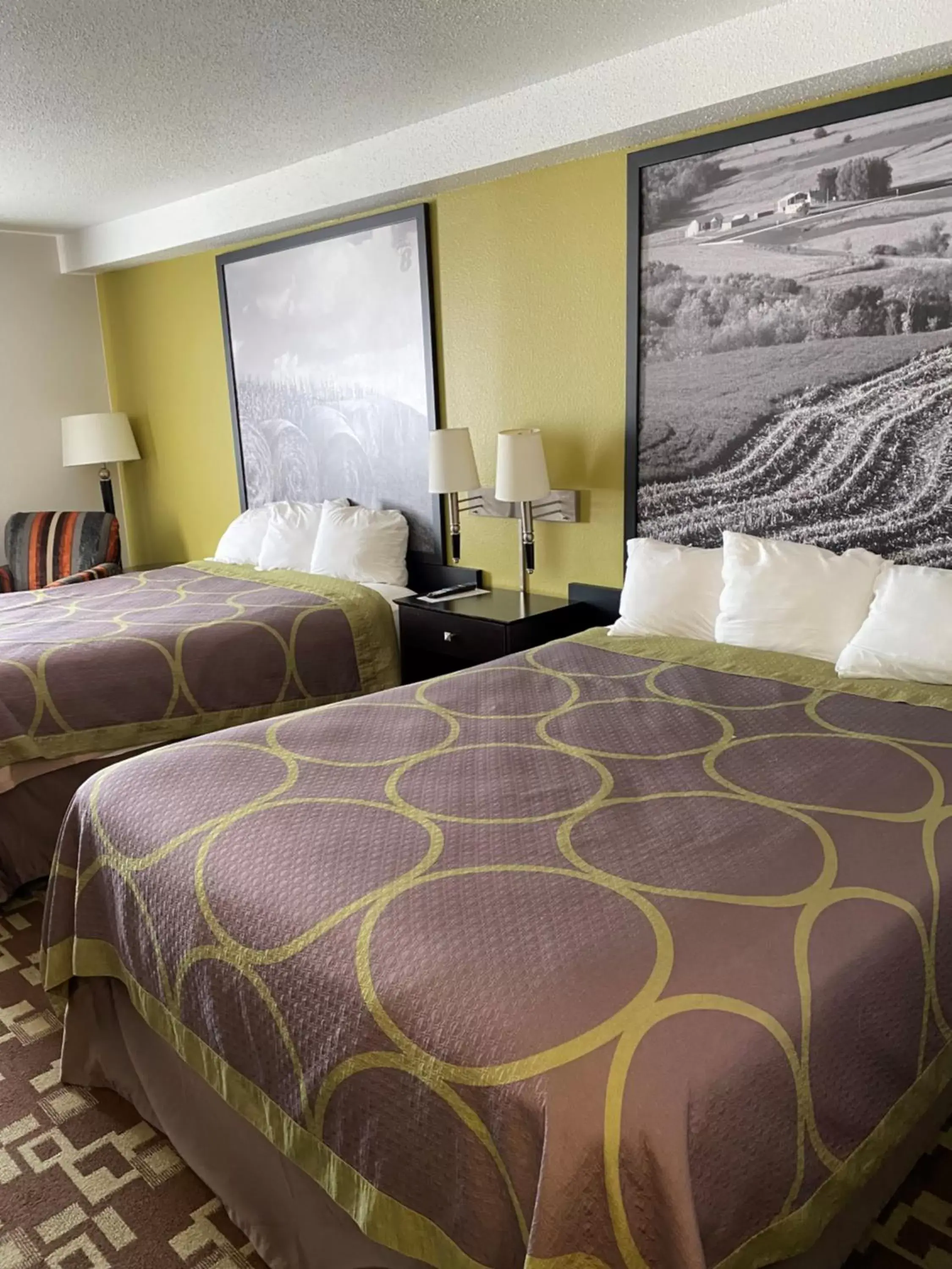 Queen Room with Two Queen Beds - Non-Smoking in Super 8 by Wyndham Independence IA Queen Room with Two Queen Beds - Non-Smoking in Super 8 by Wyndham Independence IA