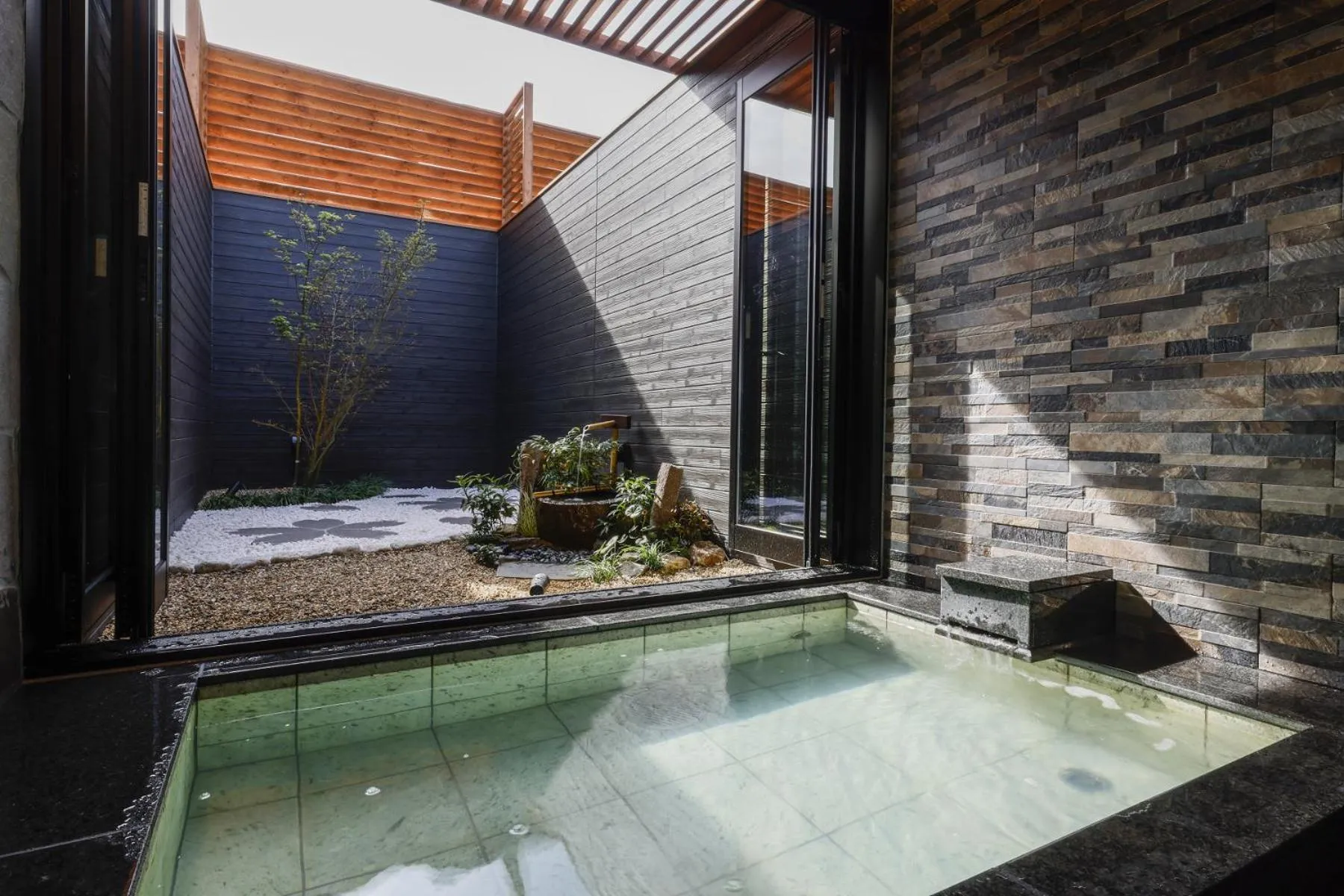 Kansai Airport Spa Hotel Garden Palace