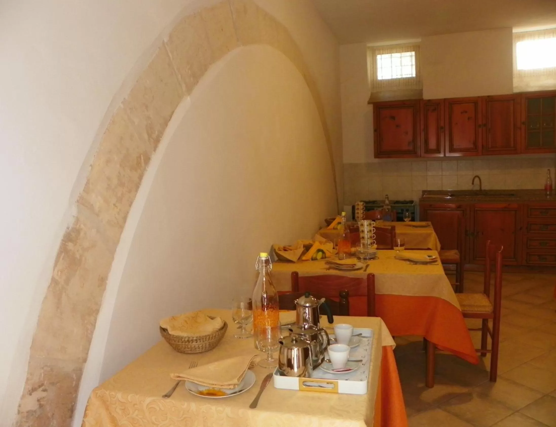 Communal lounge/ TV room in Cloris Guest House