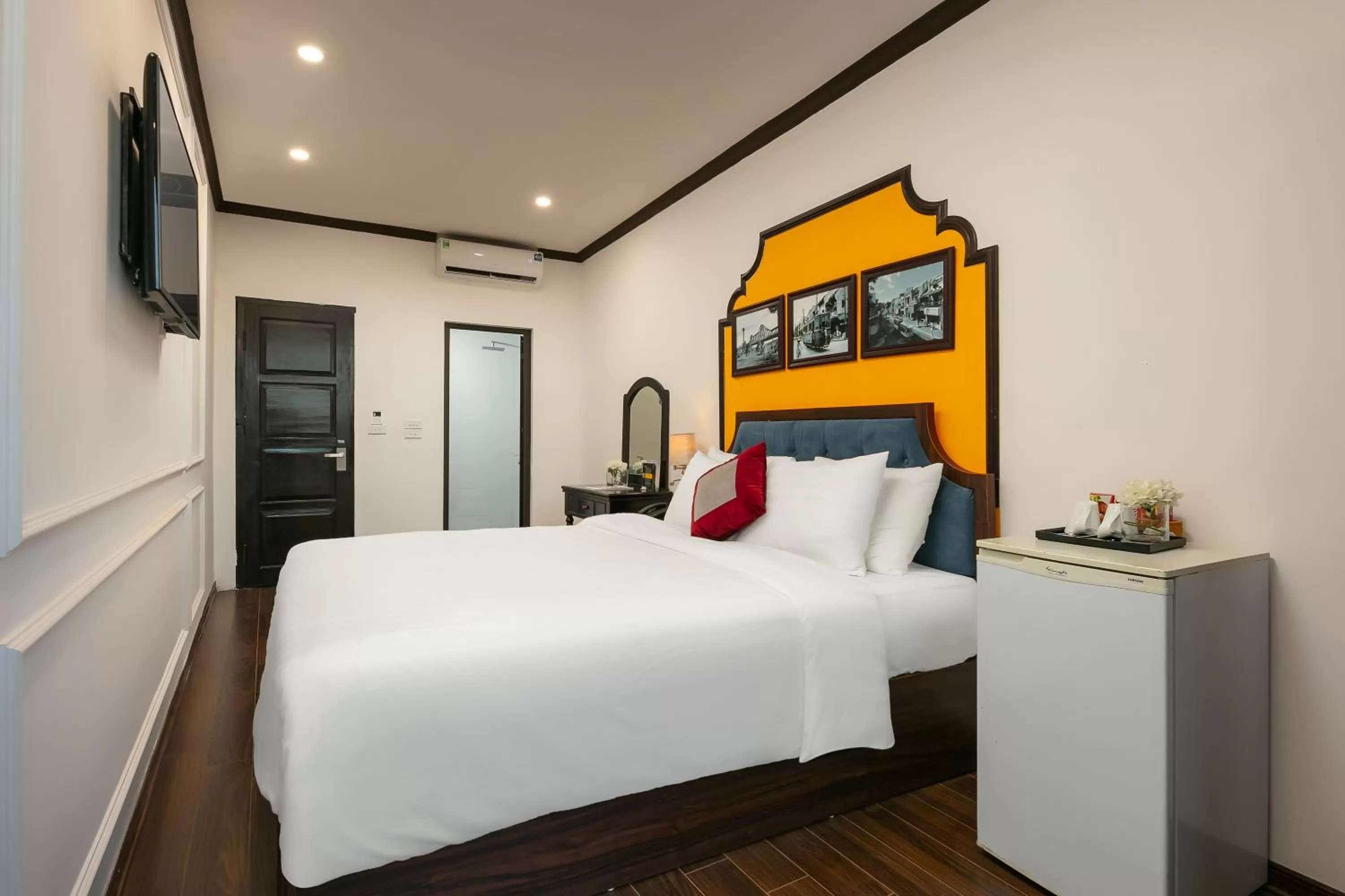 Bed in Silk Castle Hotel & Spa - Hanoi Old quarter