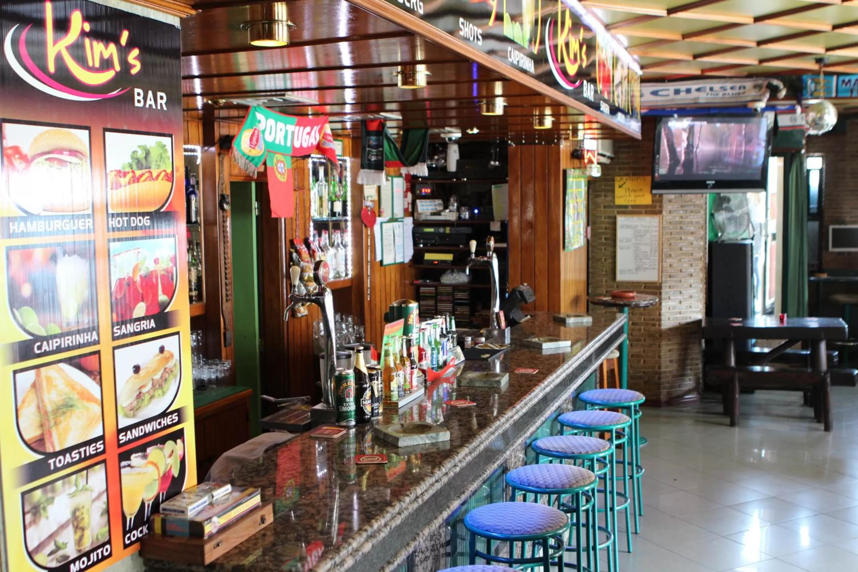 Restaurant/places to eat in Casa Do Canto