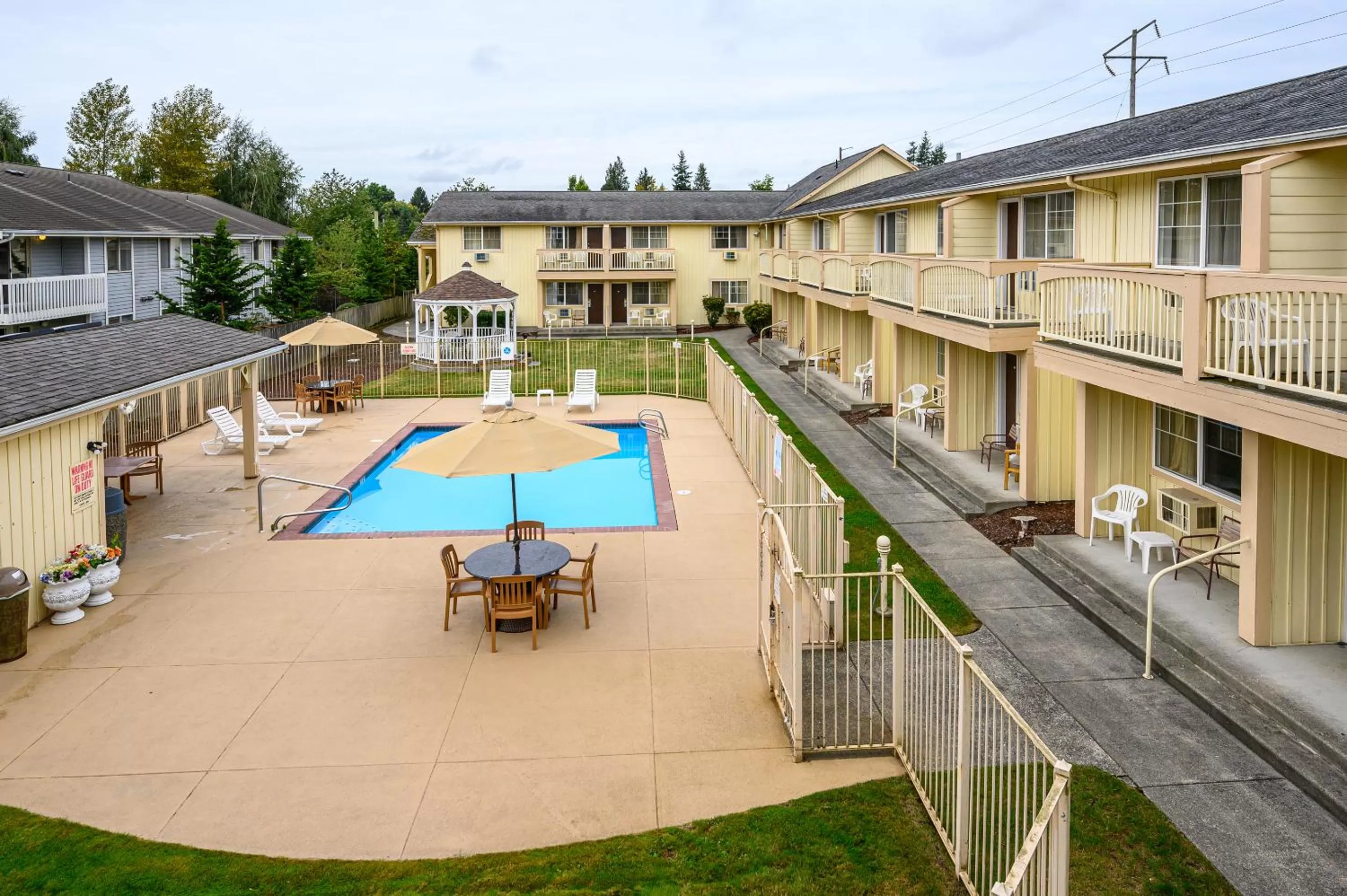 Balcony/Terrace in Three Rivers Inn Sedro Woolley