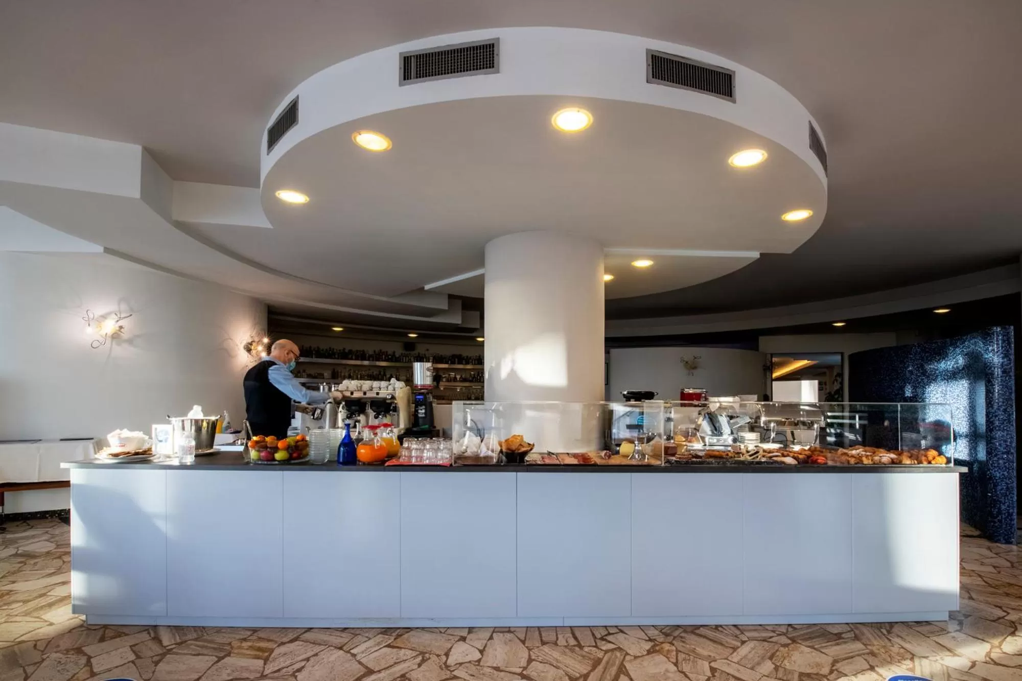 Breakfast in Hotel International