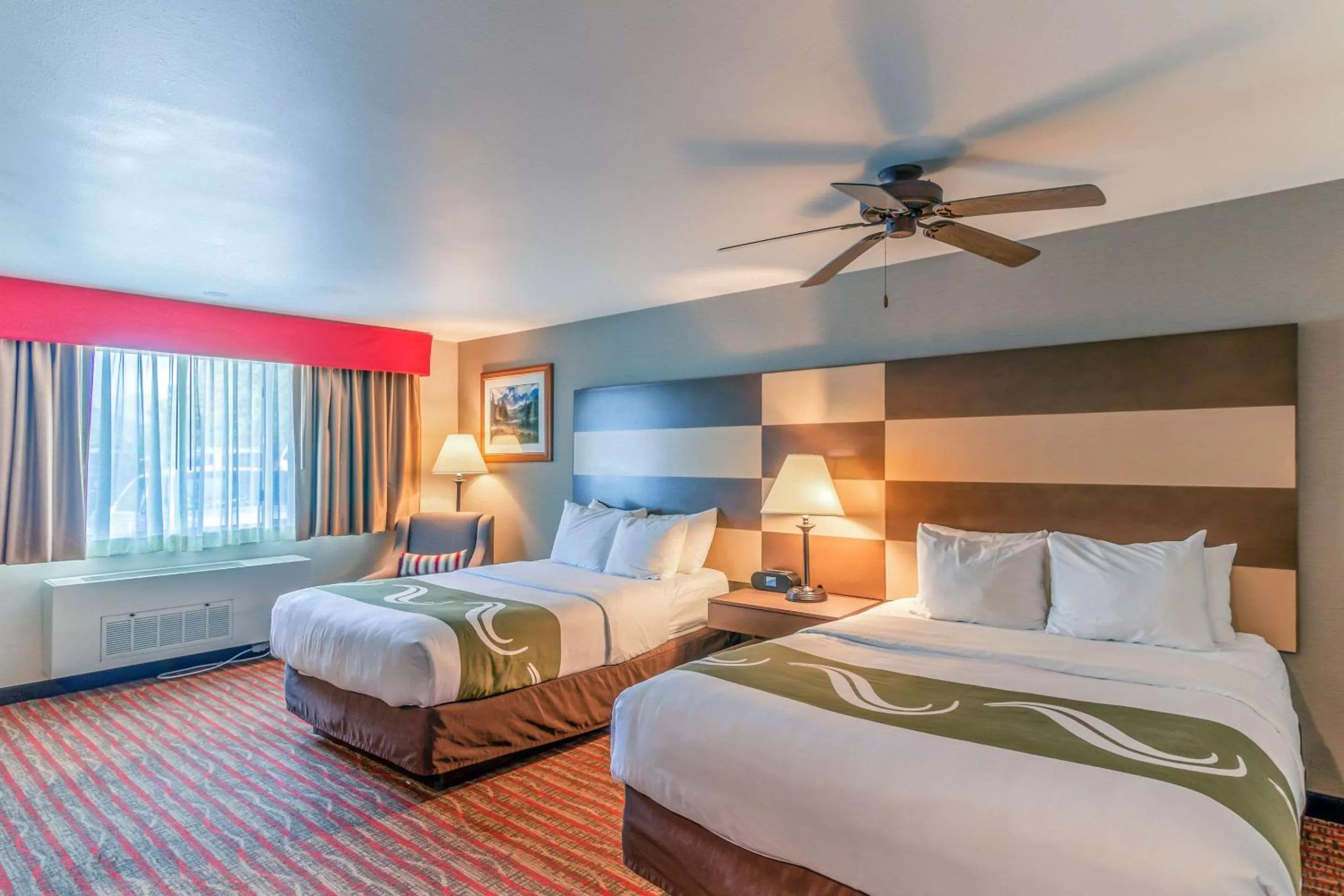 Bedroom, Bed in Quality Inn near Rocky Mountain National Park