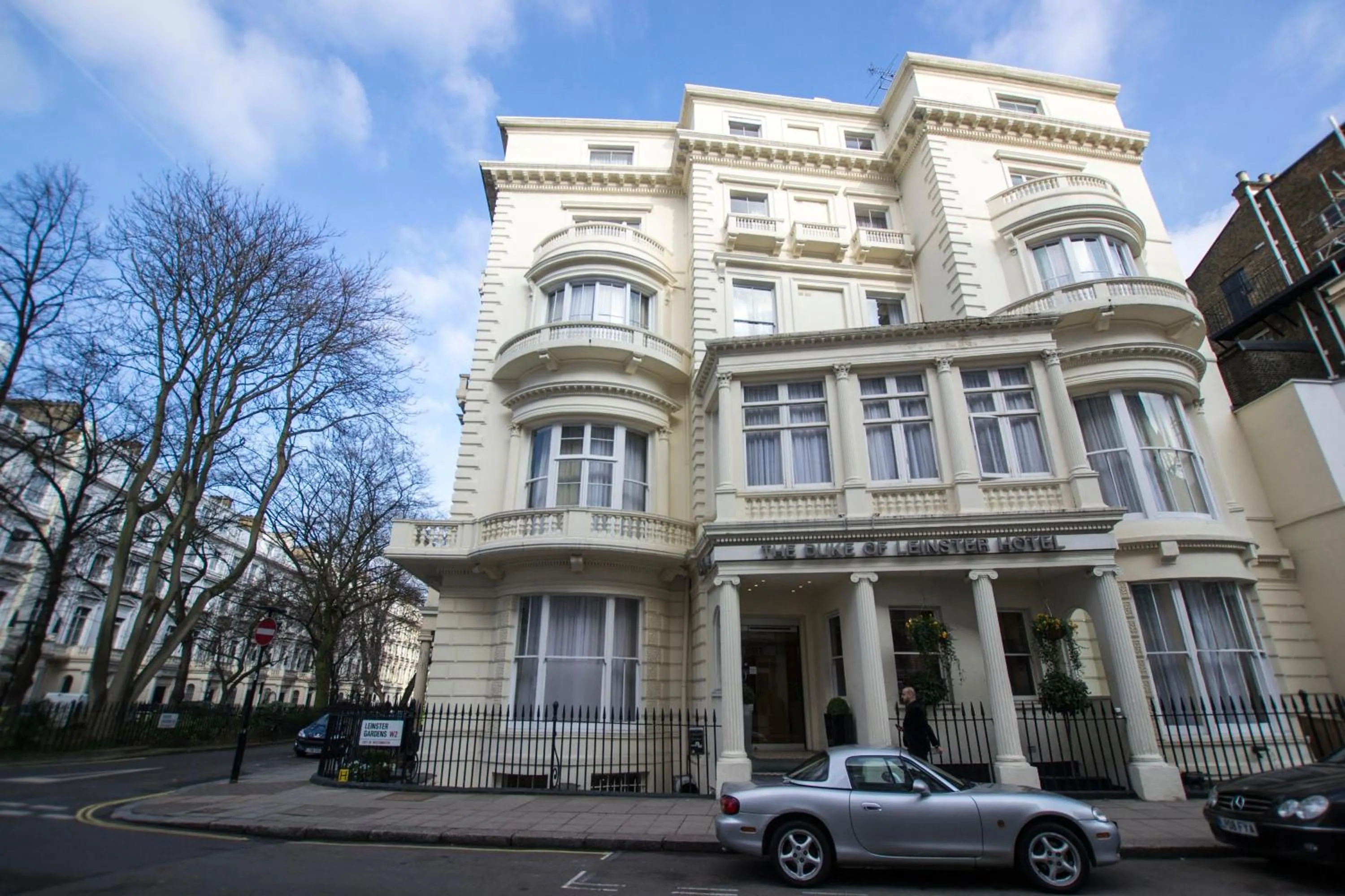 Facade/entrance in Duke Of Leinster Hotel