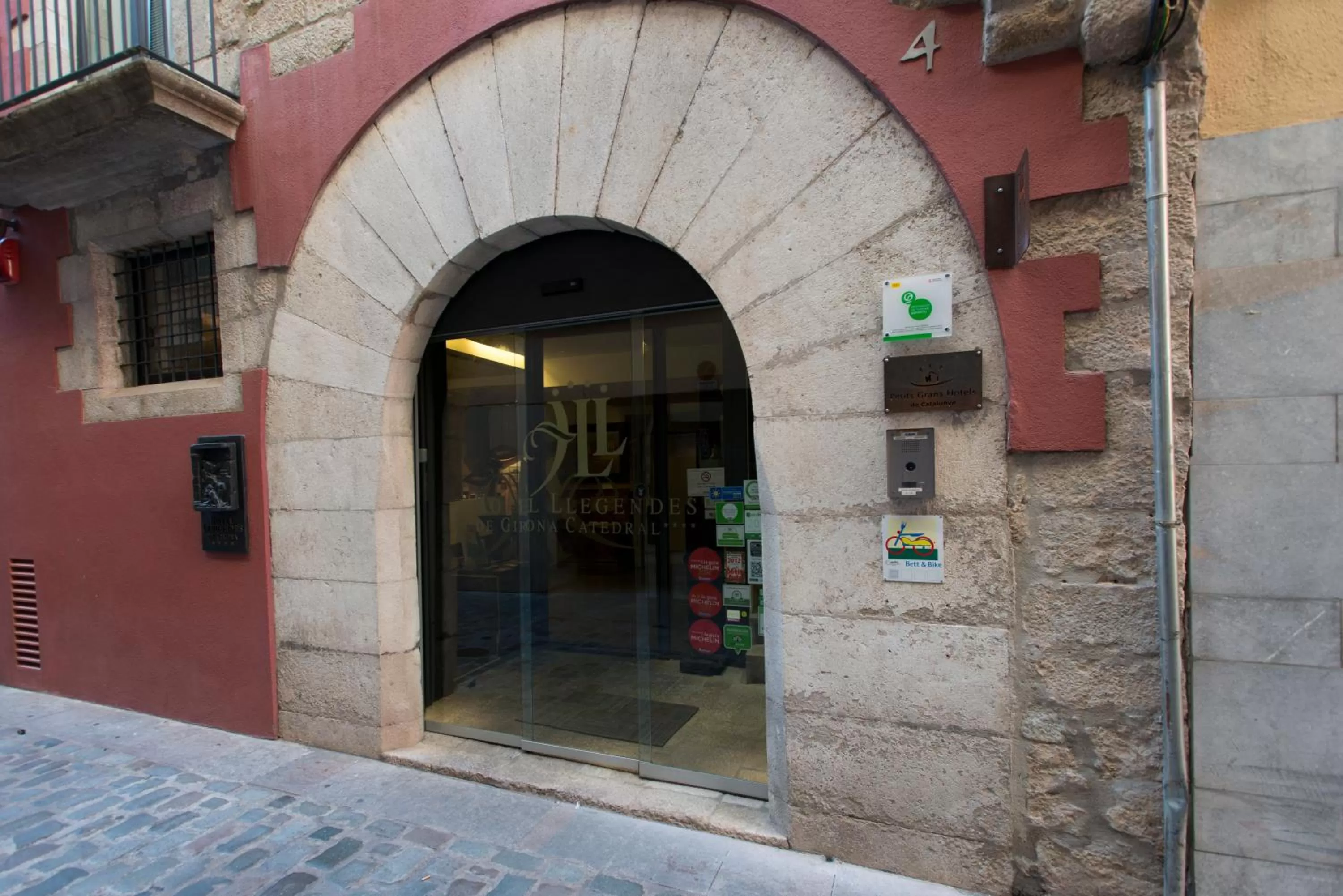 Facade/entrance in Hotel Museu Llegendes de Girona