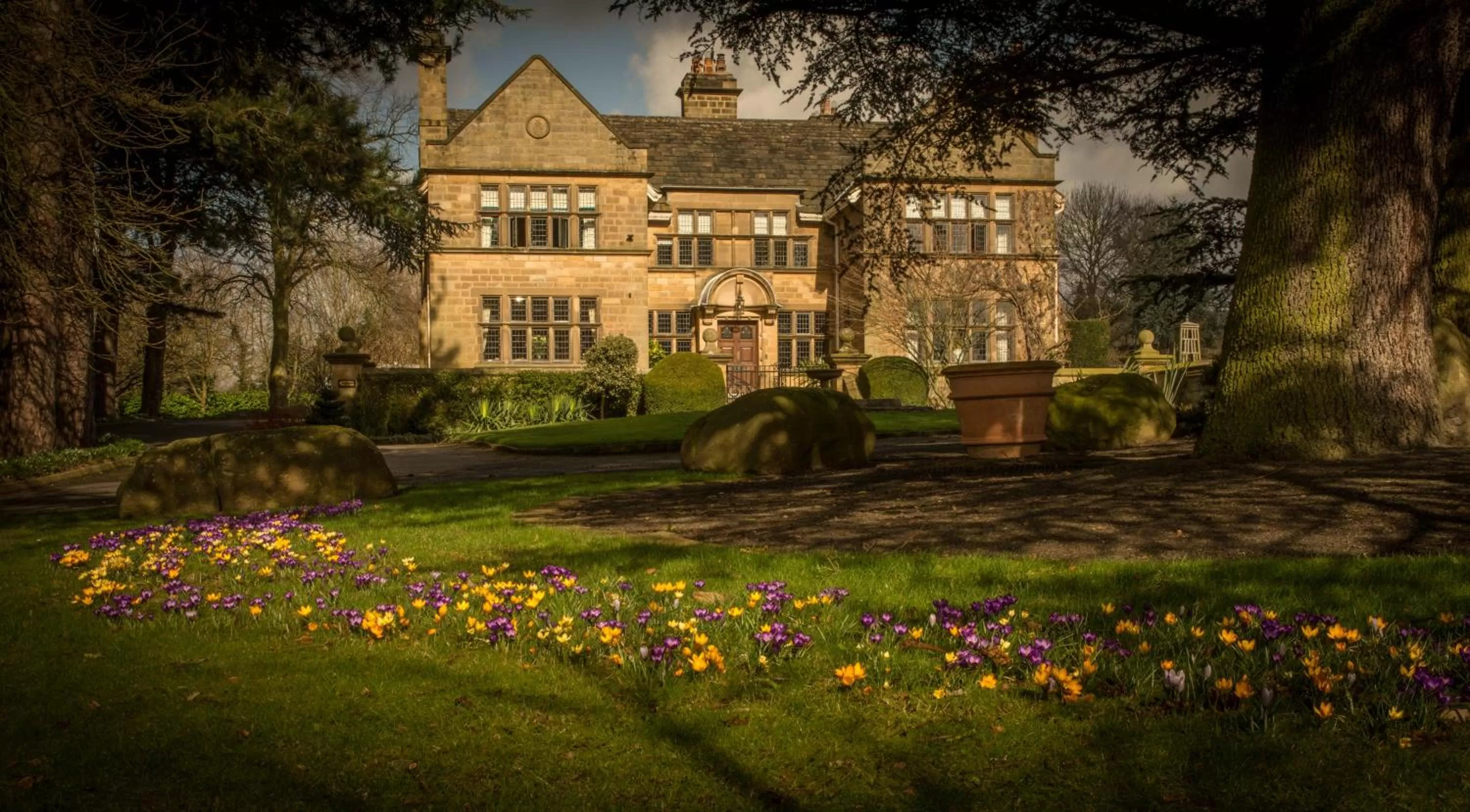 Facade/entrance, Property Building in Fischers Baslow Hall - Chatsworth