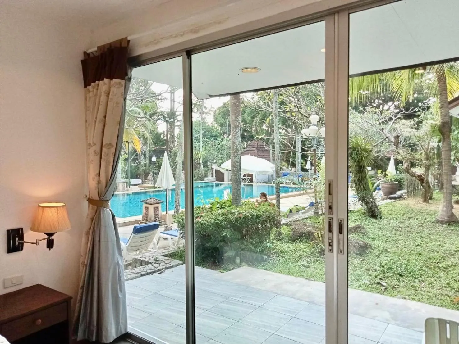 Pool view in Garden Home Kata