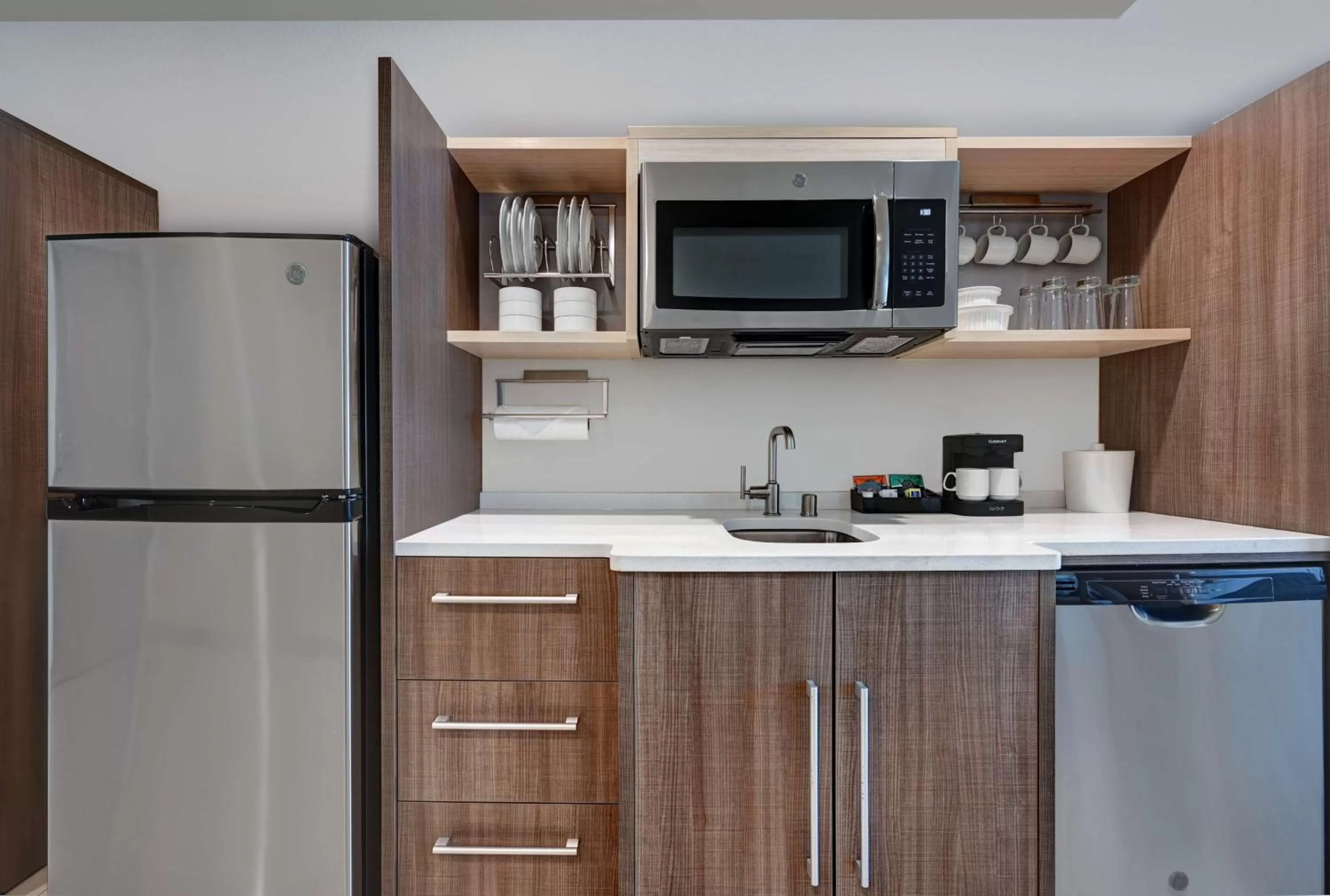 Kitchen or kitchenette in Home2 Suites By Hilton Tracy, Ca