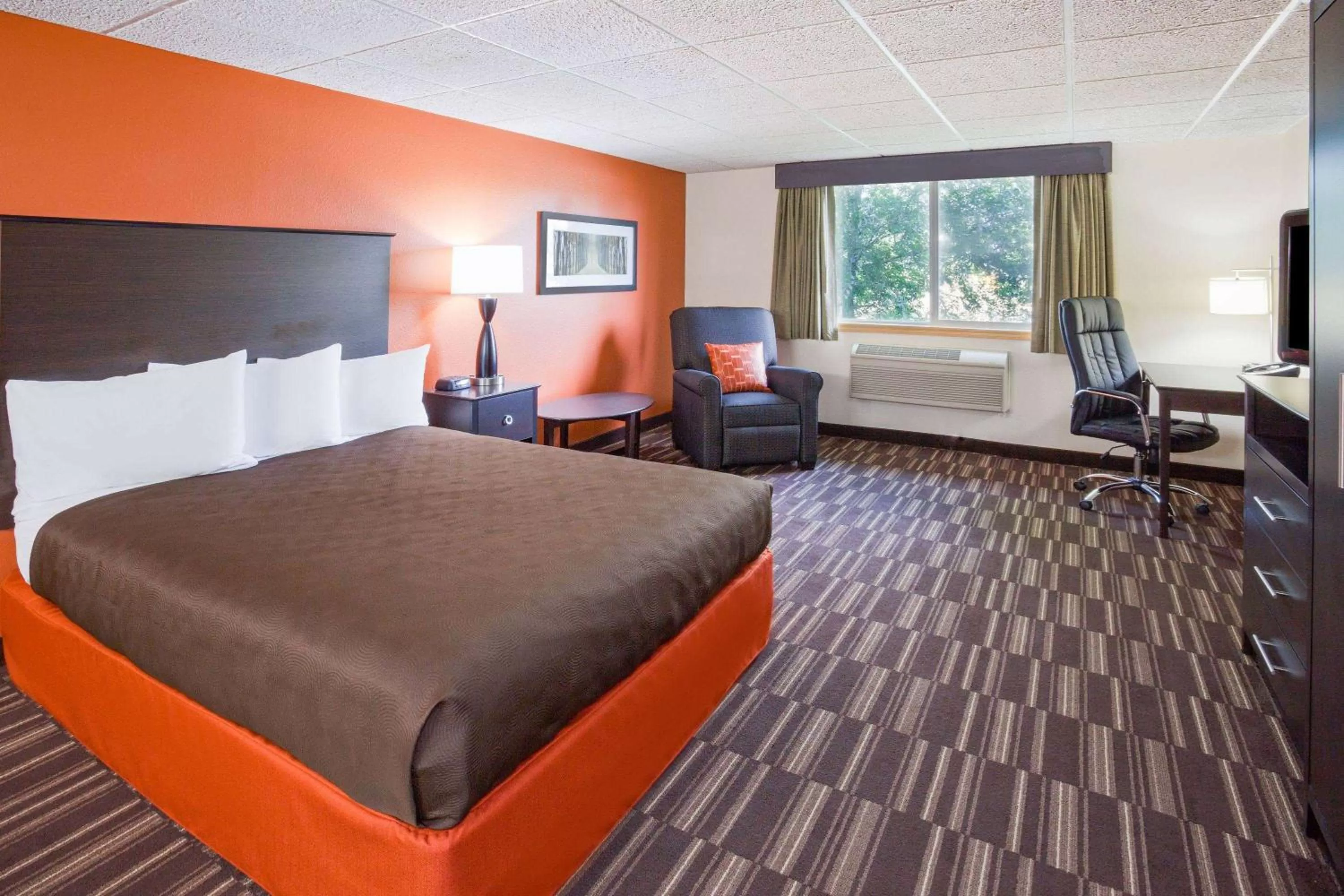 Photo of the whole room, Bed in AmericInn by Wyndham Sartell