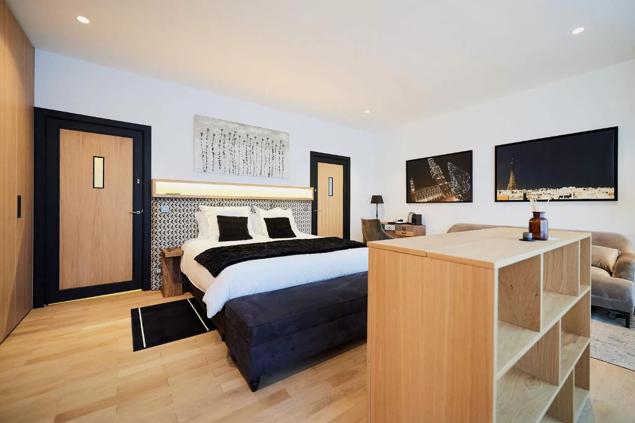 Photo of the whole room in B&B Suites 124