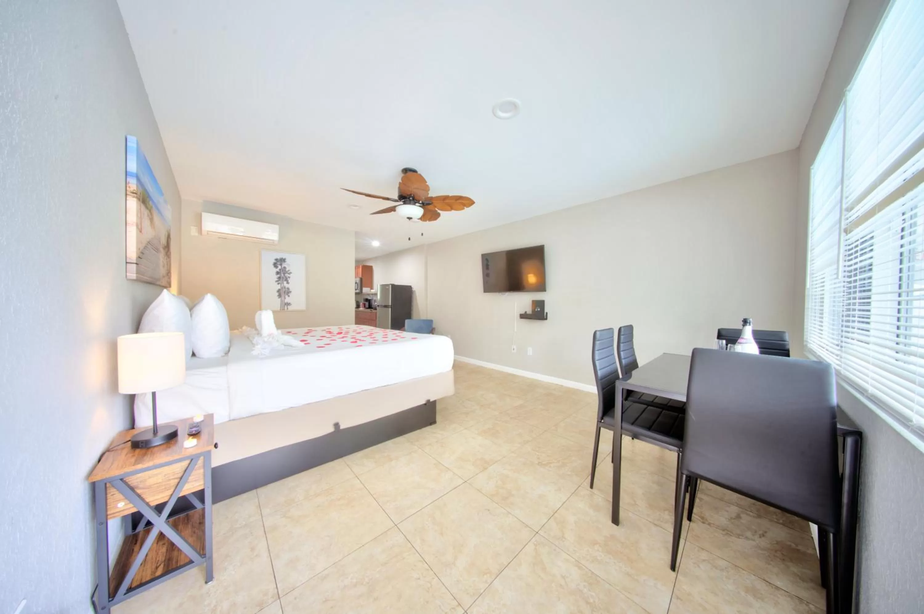 Bed in Surf & Sand Seaside