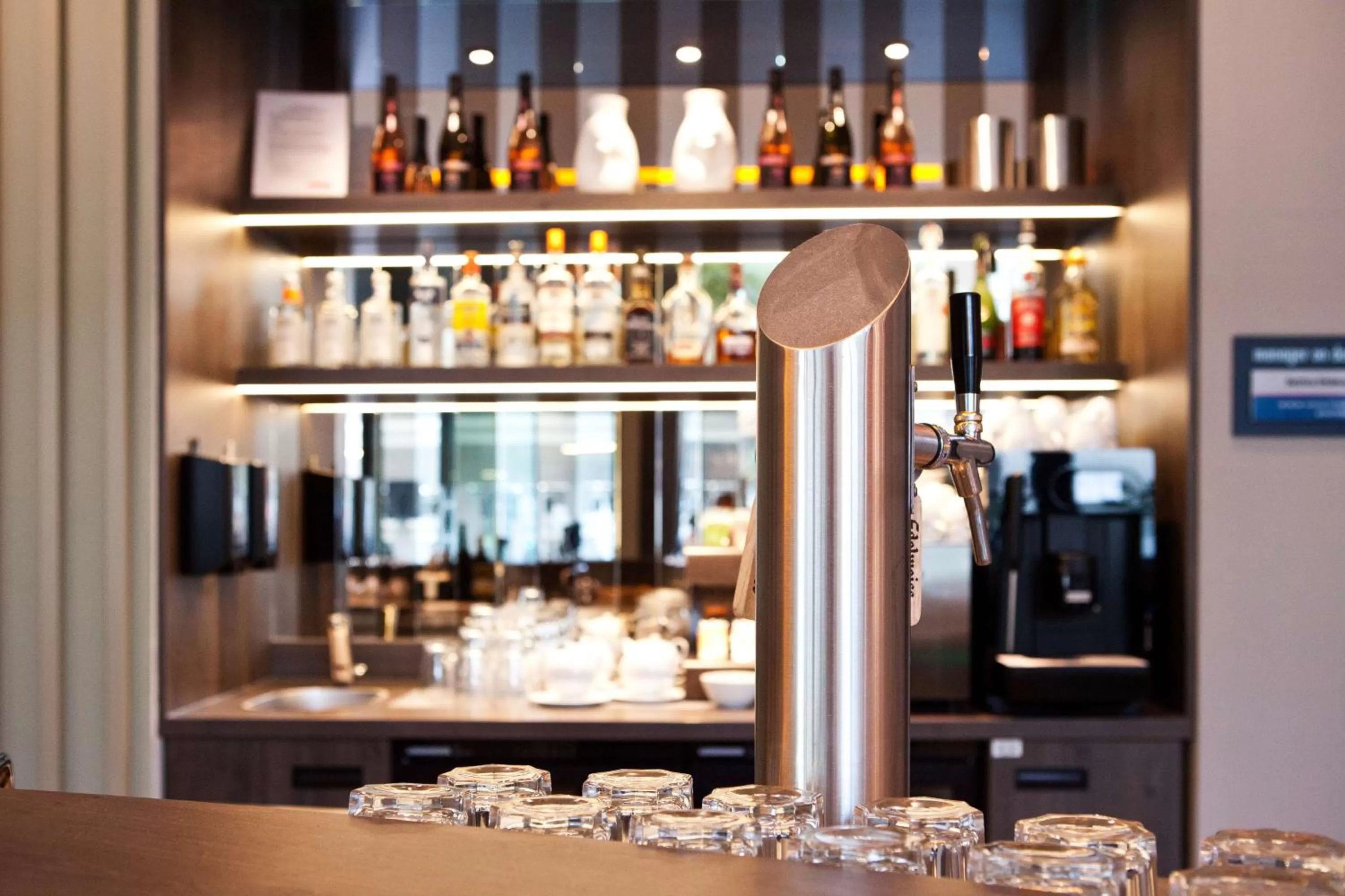 Lounge or bar in Hampton By Hilton Vienna Messe