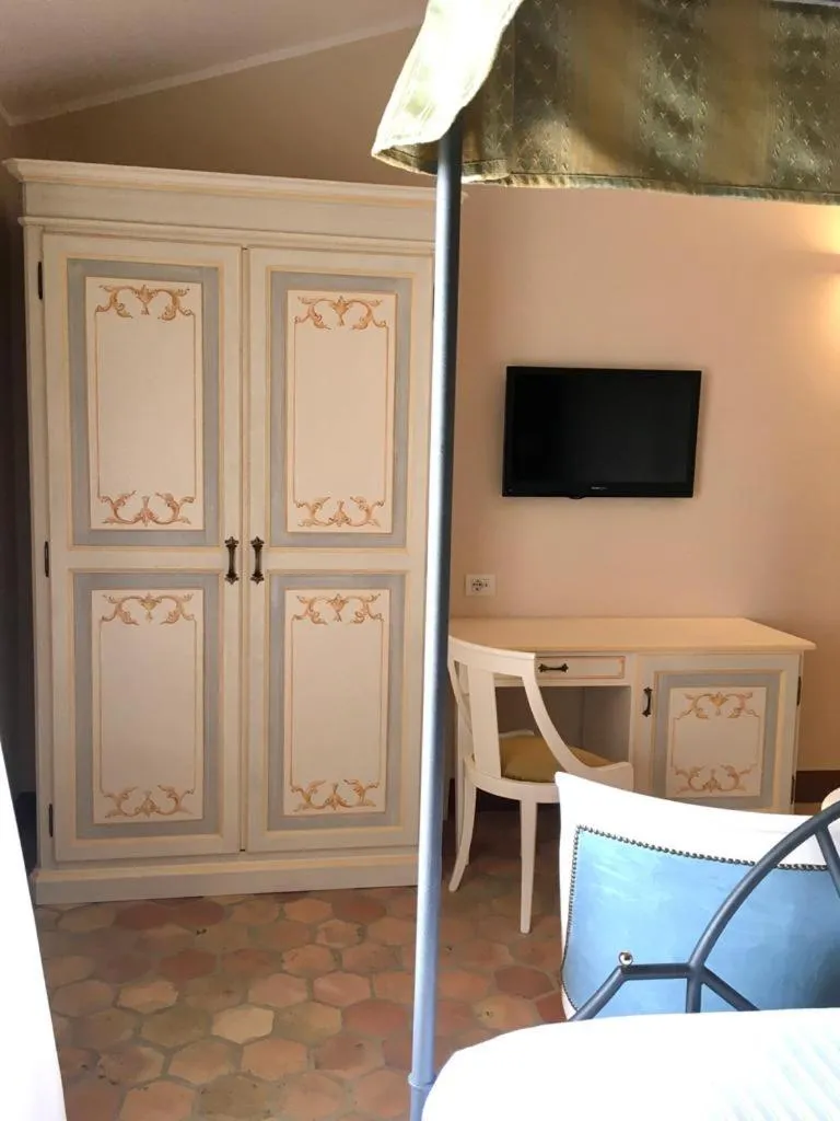 Photo of the whole room in Hotel Villa San Lucchese