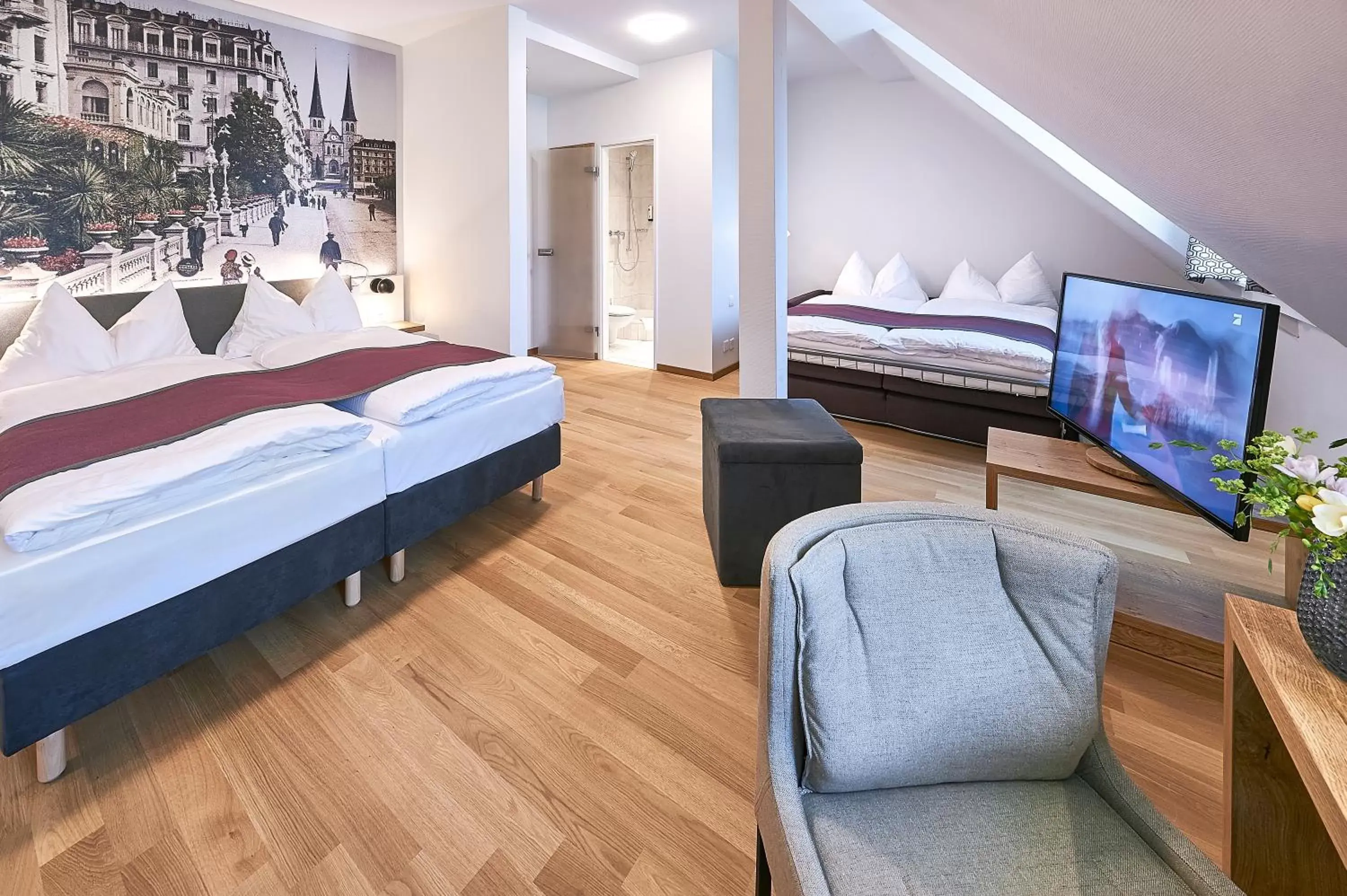 Standard Family Room in Hotel Central Luzern Standard Family Room in Hotel Central Luzern