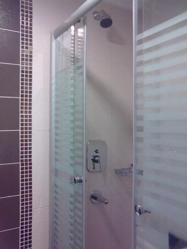 Shower, Bathroom in Sahinbey Hotel