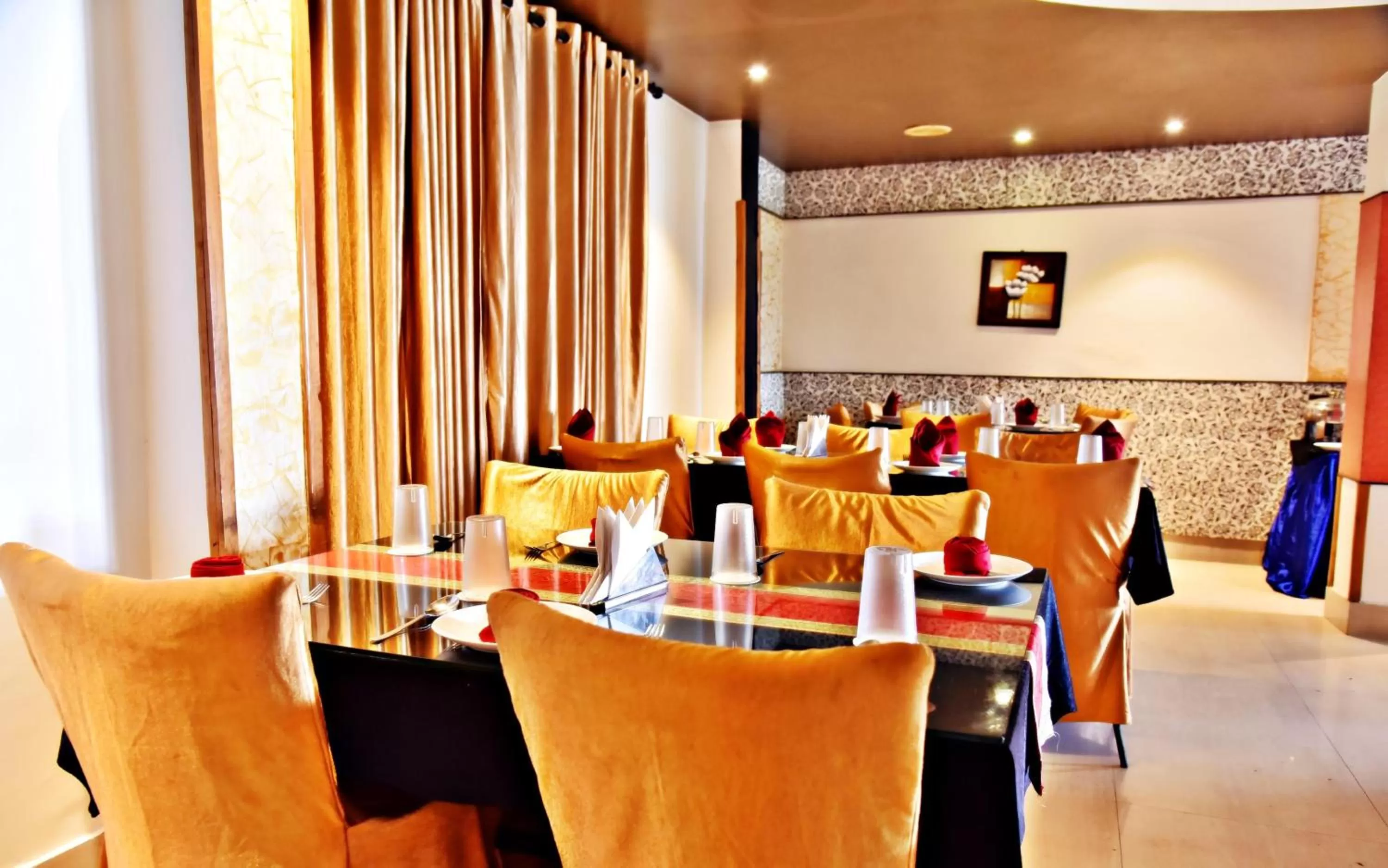 Restaurant/places to eat in Sood's Himalayan Vista