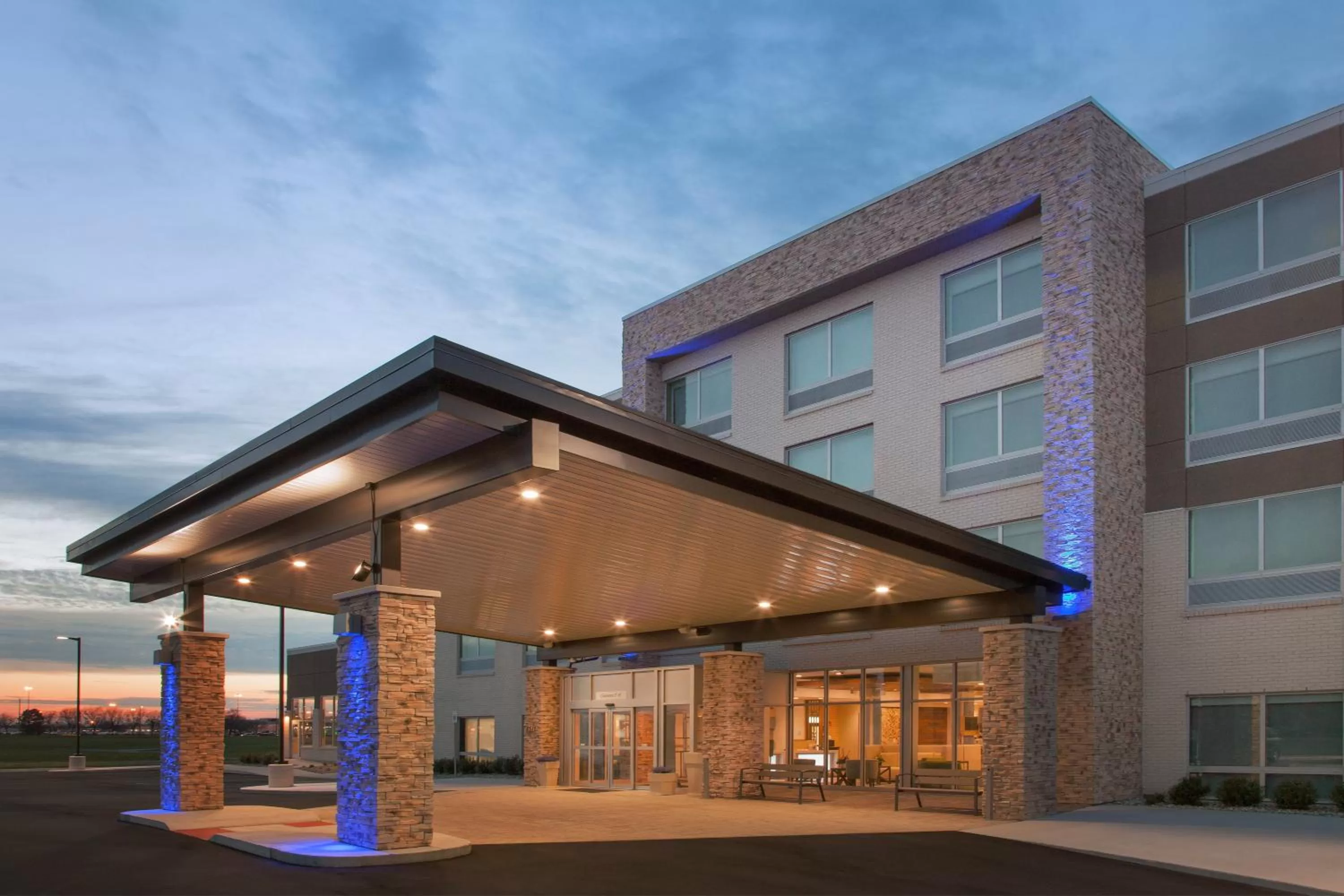 Property building in Holiday Inn Express & Suites - Sterling Heights-Detroit Area by IHG