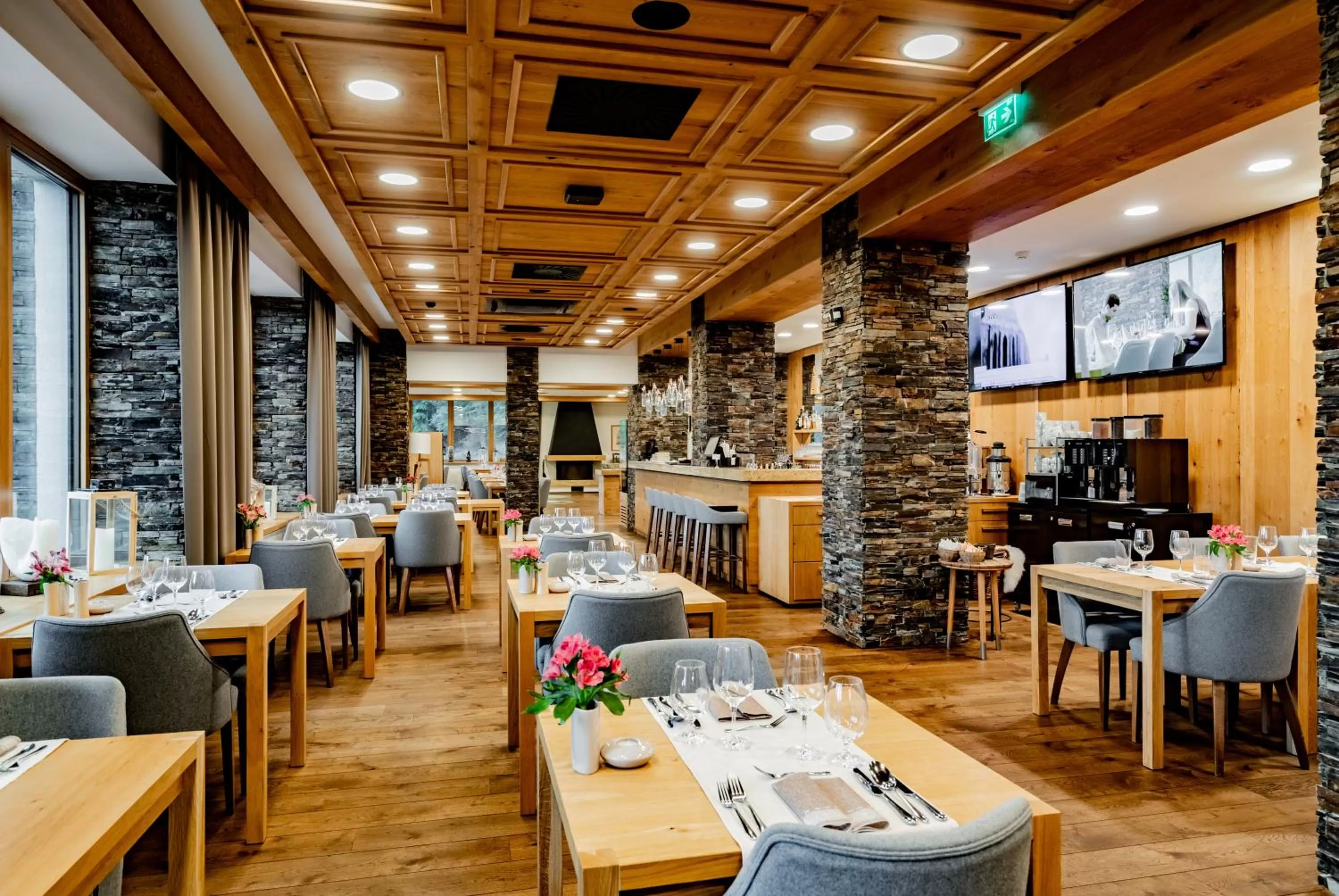 Restaurant/places to eat in Grandhotel Tatra