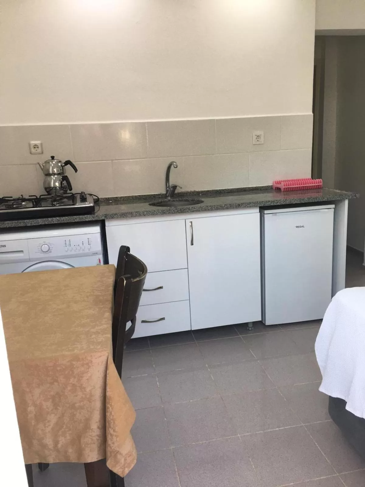 Kitchen/Kitchenette in Sunset Apart Otel