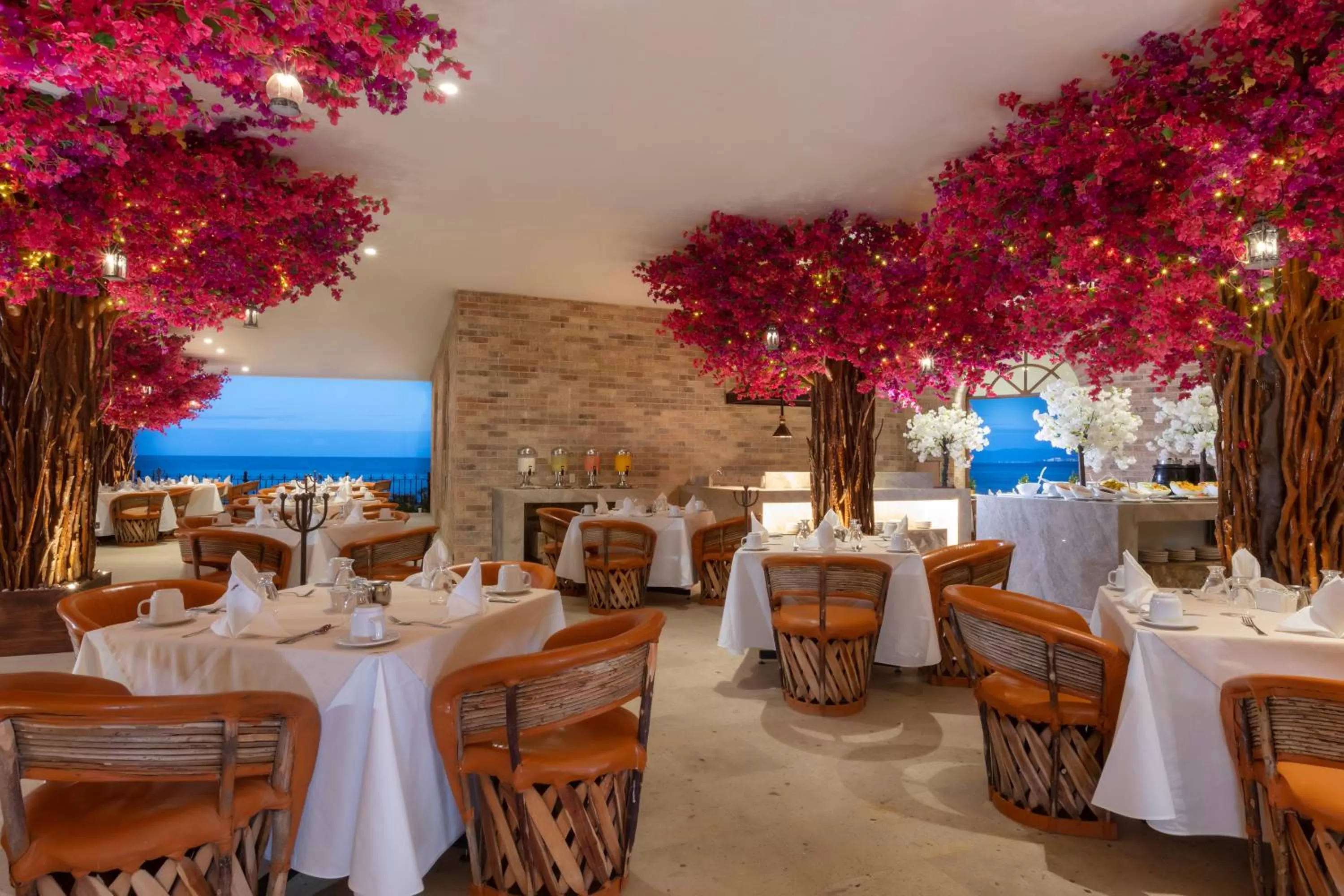 Restaurant/places to eat in Playa Los Arcos Hotel Beach Resort & Spa