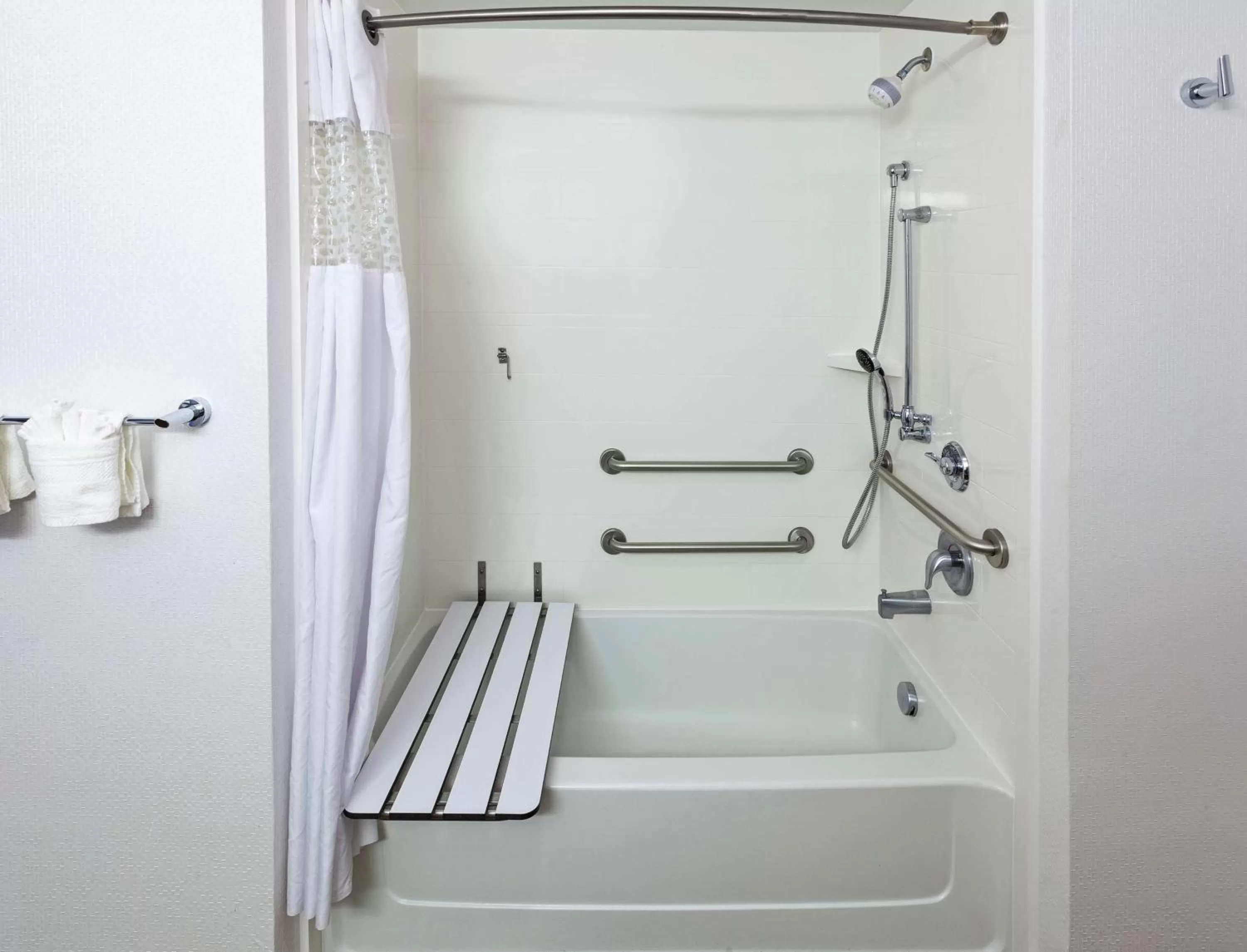 Bathroom in Hampton Inn & Suites Houston North IAH, TX