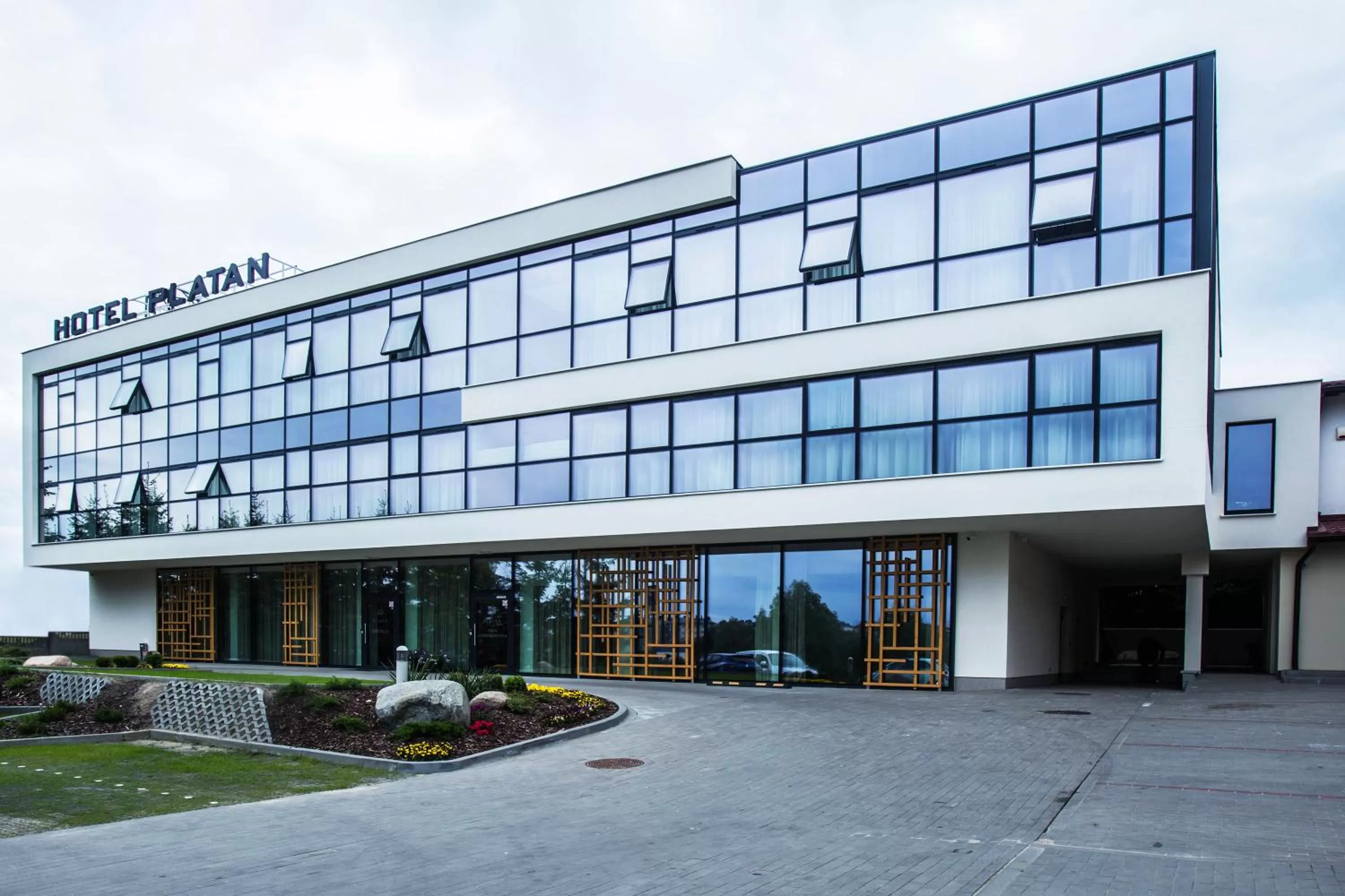 Property building in Hotel Platan