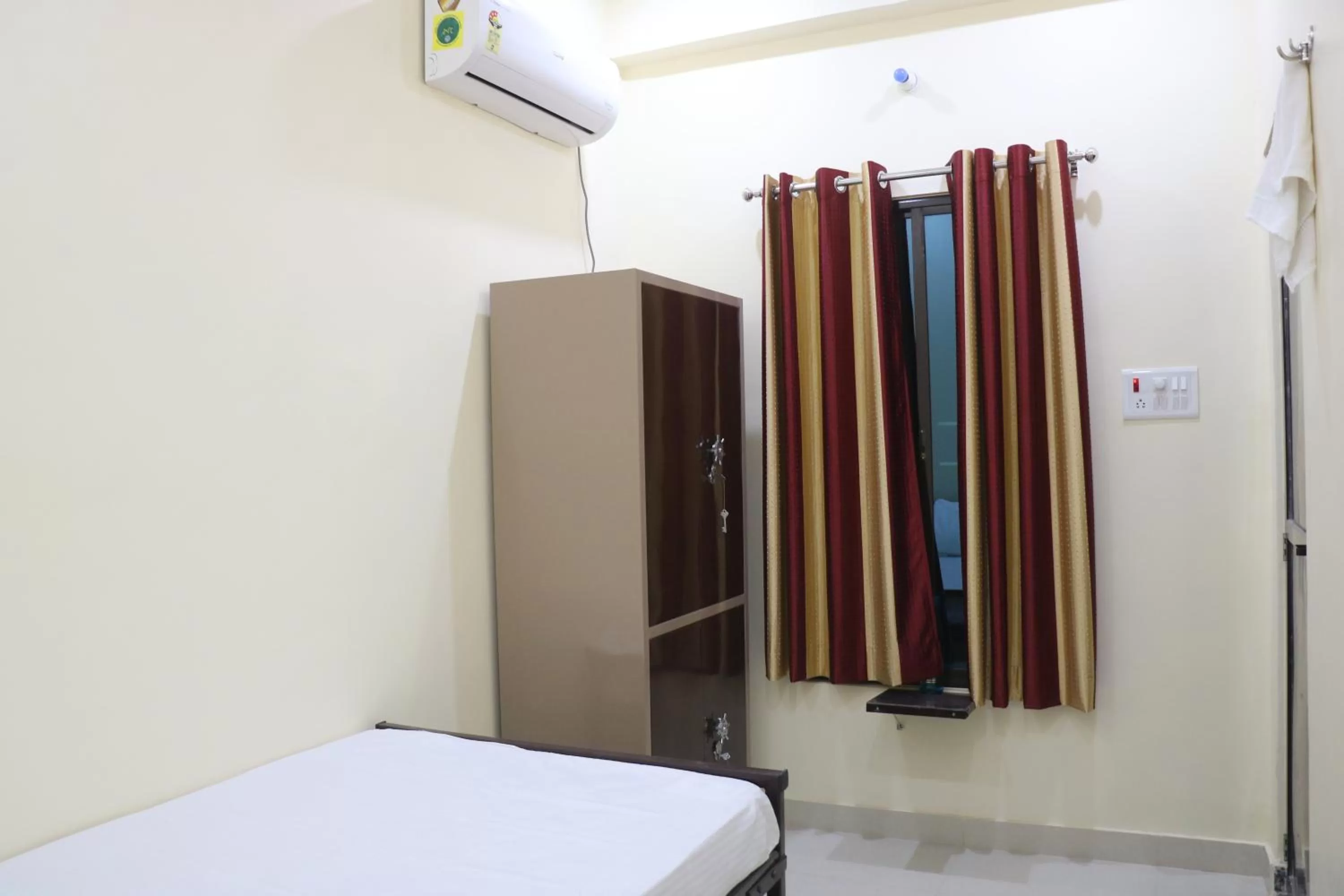 Bedroom, TV/Entertainment Center in Saraswati Palace