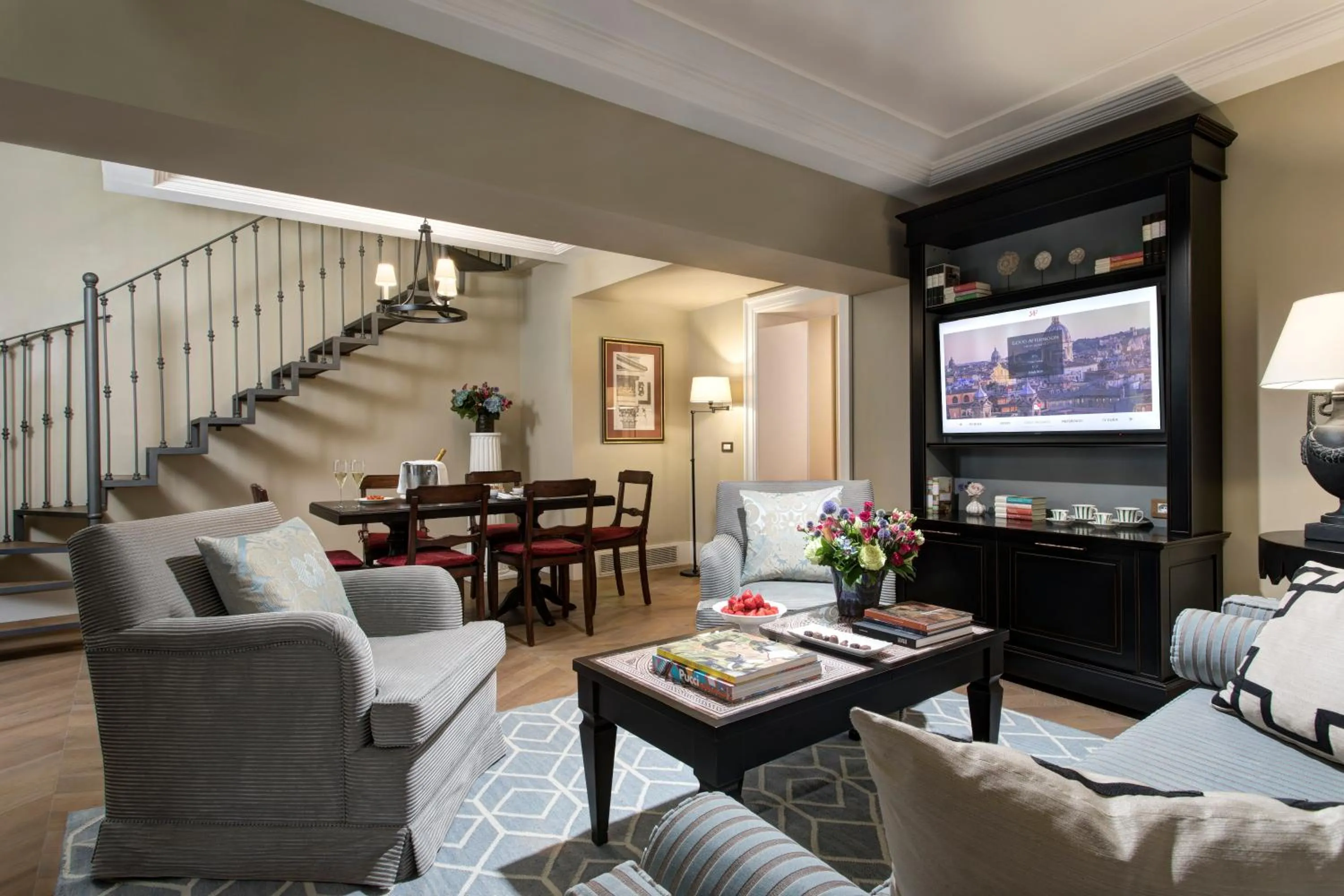 TV and multimedia in Rocco Forte Hotel De La Ville